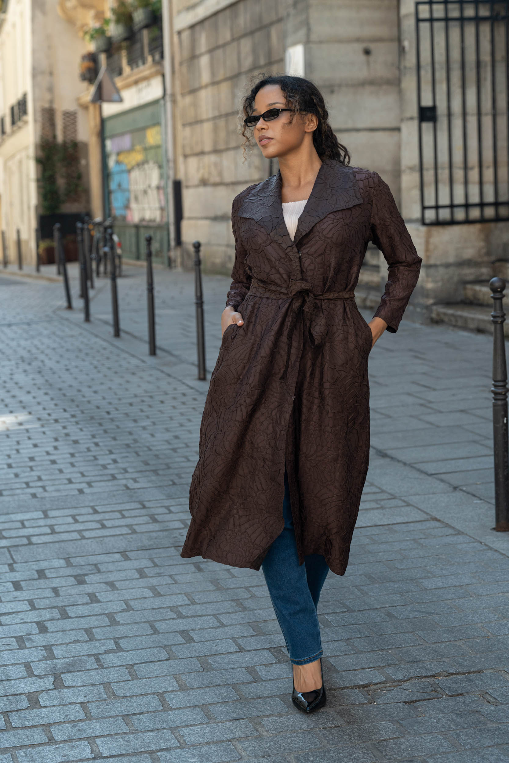 Vera, le trench texturé ceinturé – Image 3