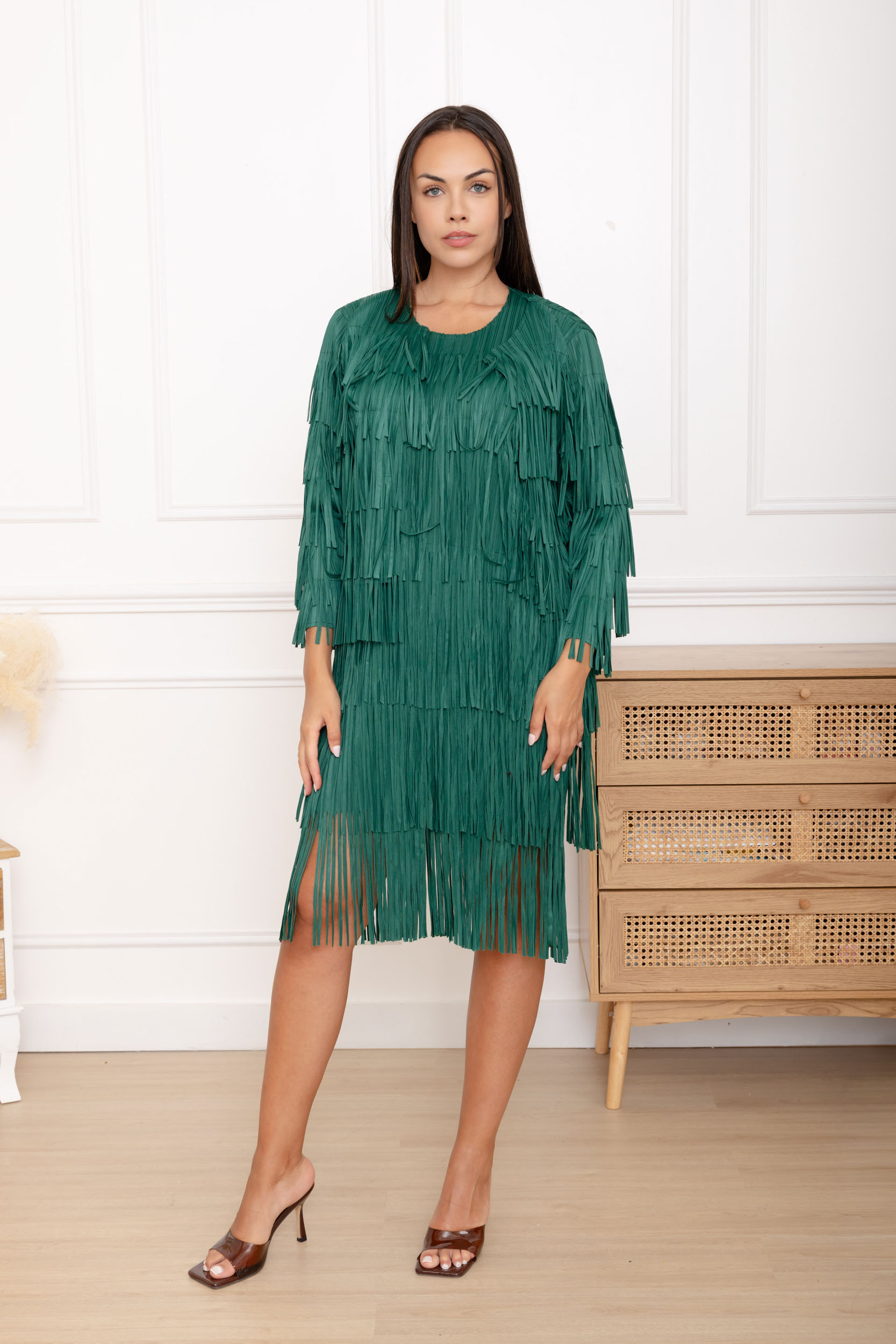 Wanda, l'ensemble robe et cape à franges superposées – Image 11
