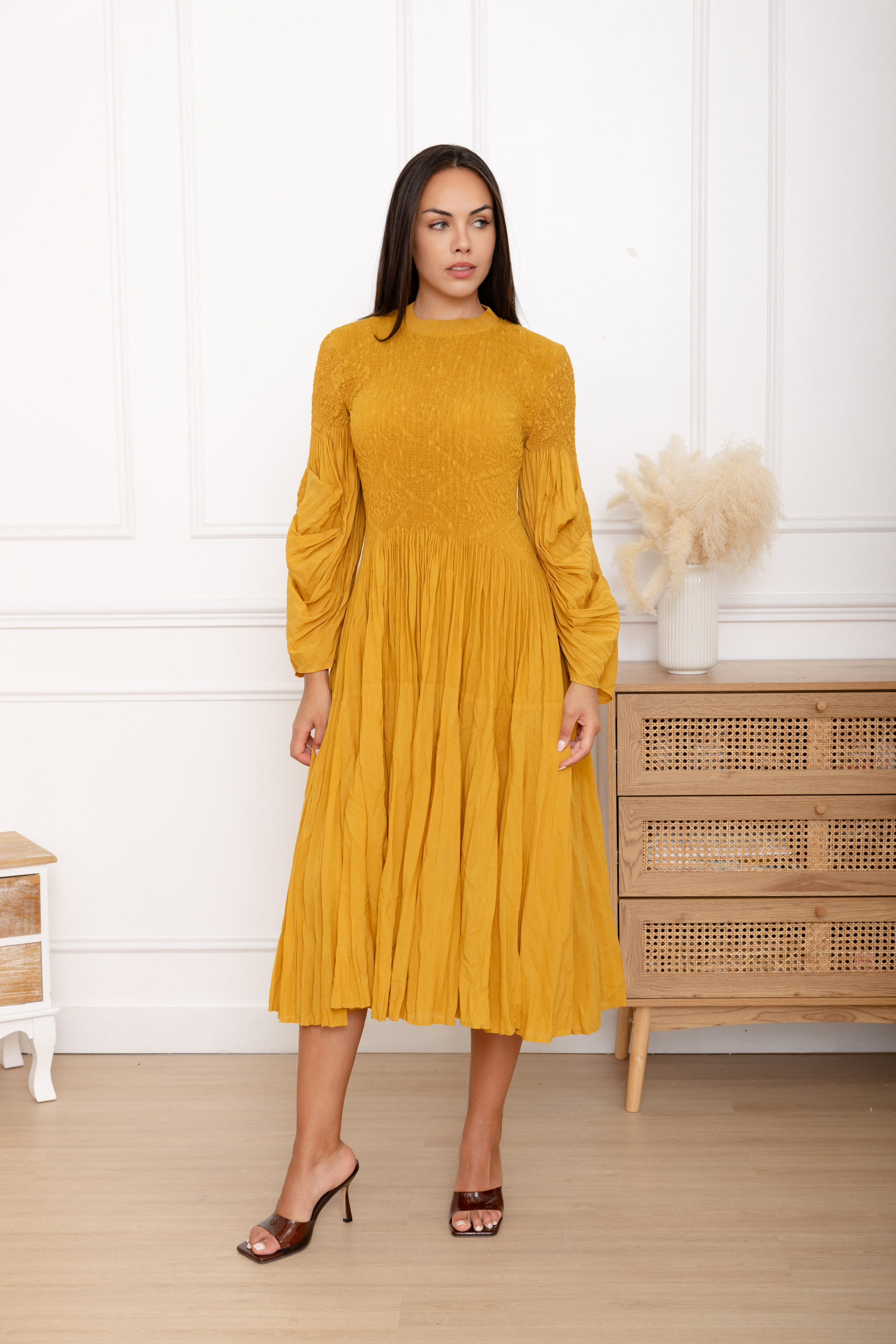 Cléo, la robe smockée manches bouffantes plissées – Image 10