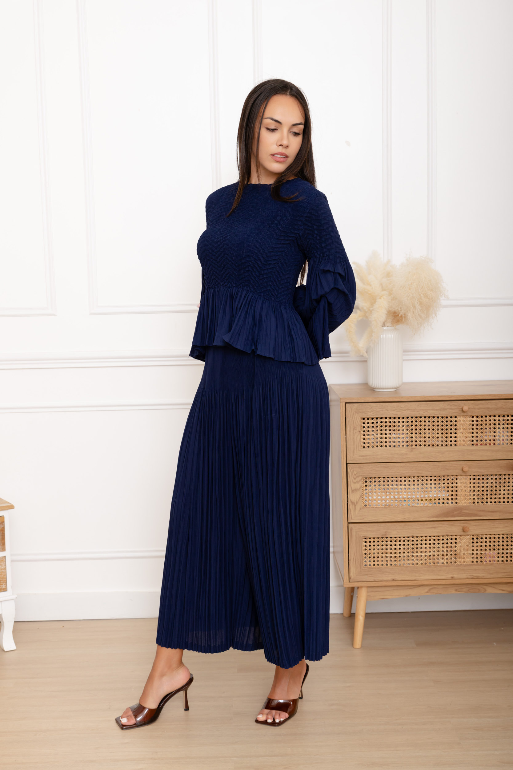 Serena, le top peplum à buste smocké et manches volantées – Image 9