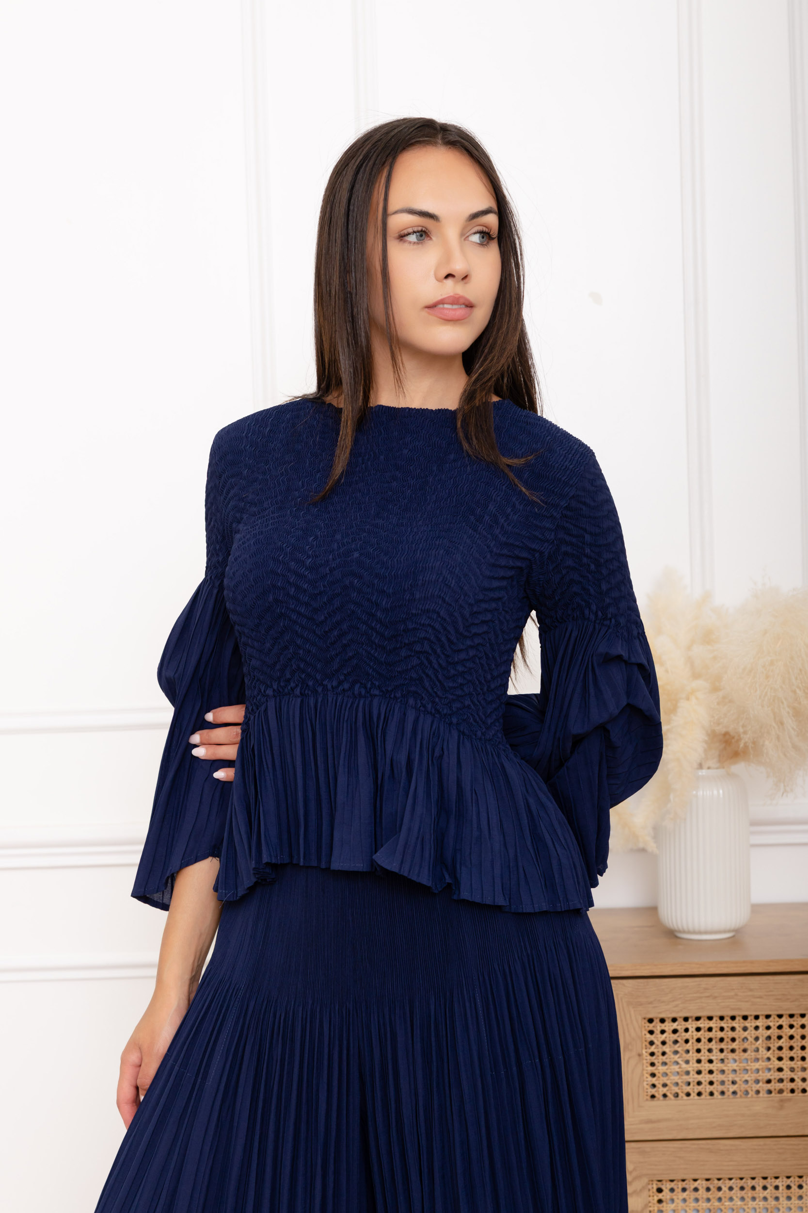 Serena, le top peplum à buste smocké et manches volantées – Image 6