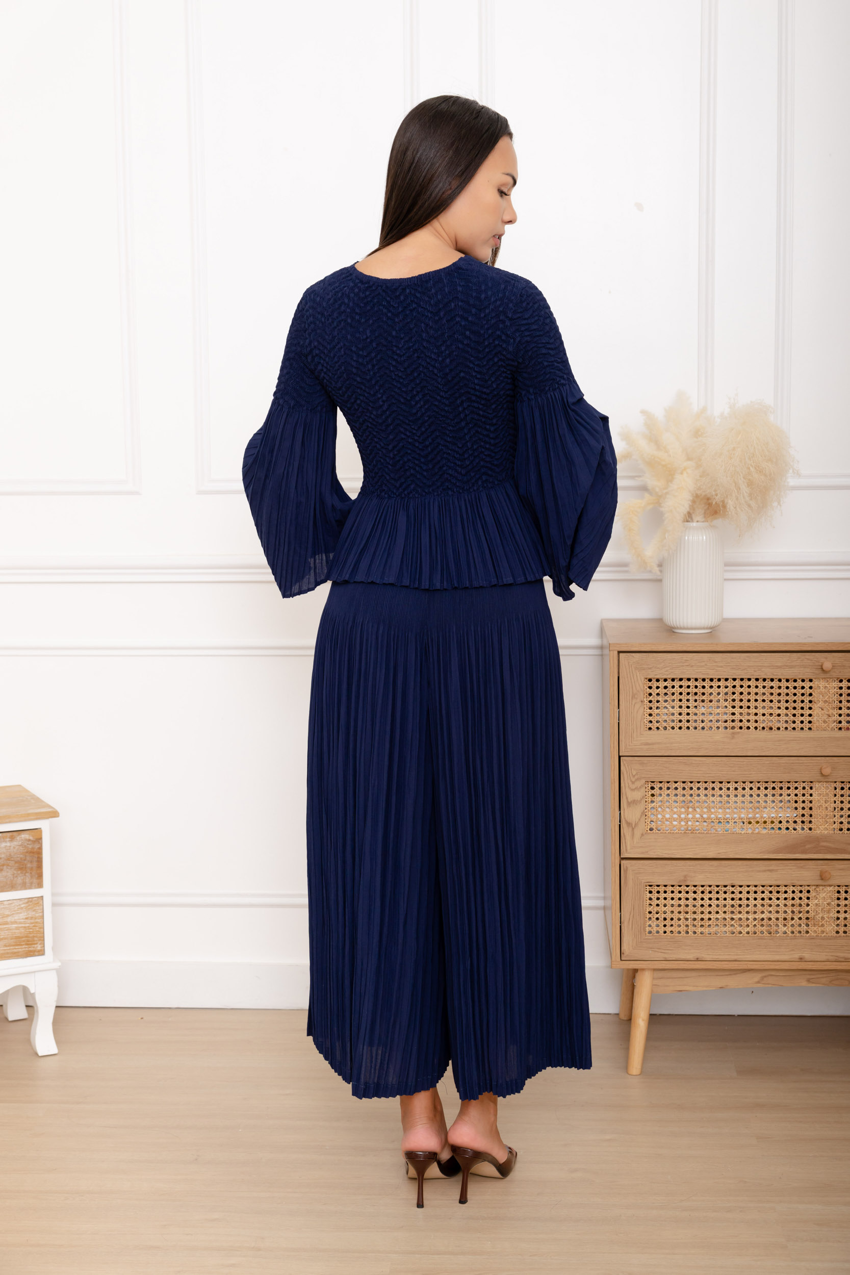 Serena, le top peplum à buste smocké et manches volantées – Image 7