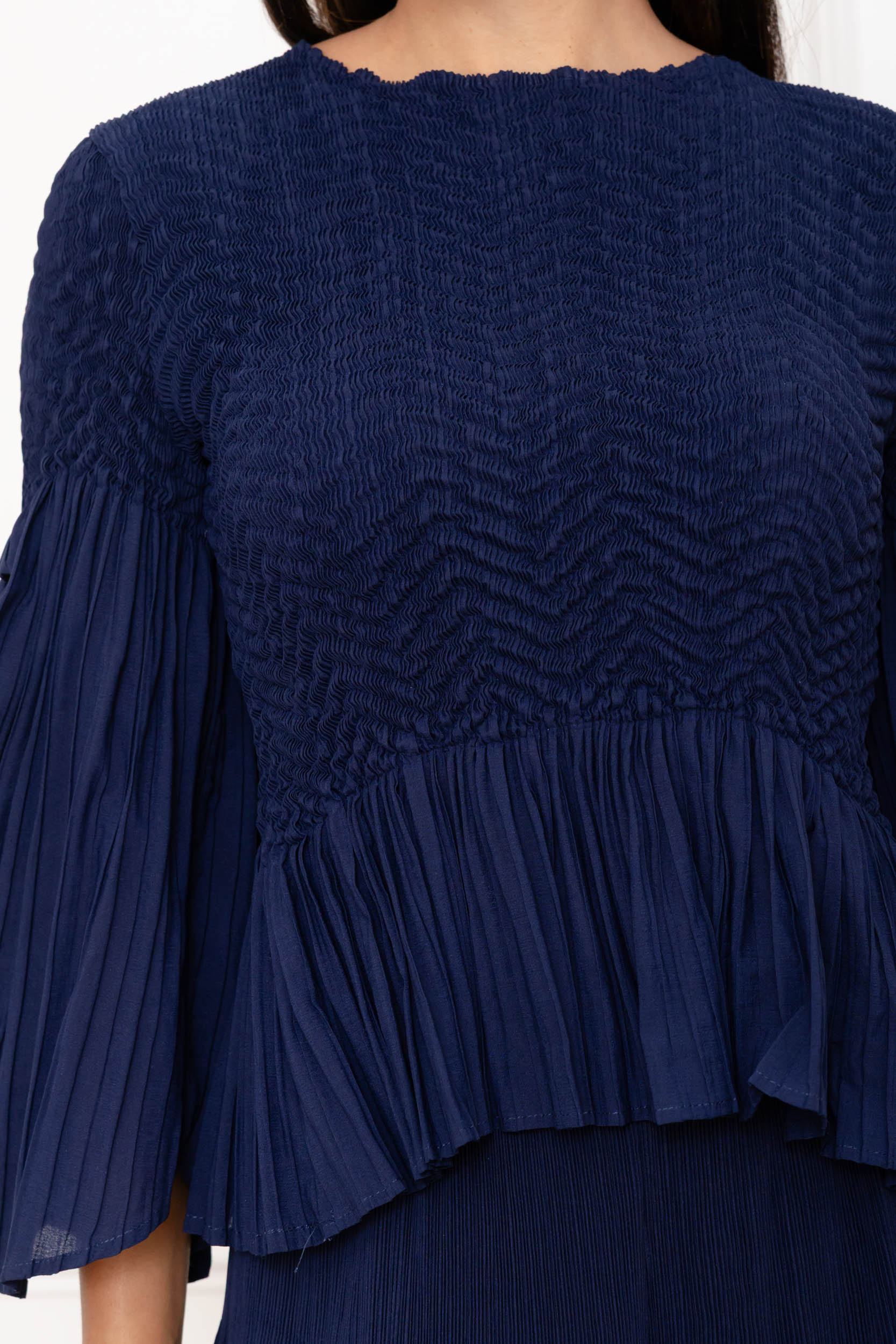 Serena, le top peplum à buste smocké et manches volantées – Image 8