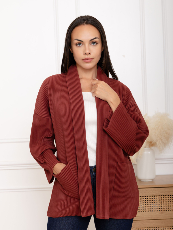 Sabine, la veste kimono plissée à col châle