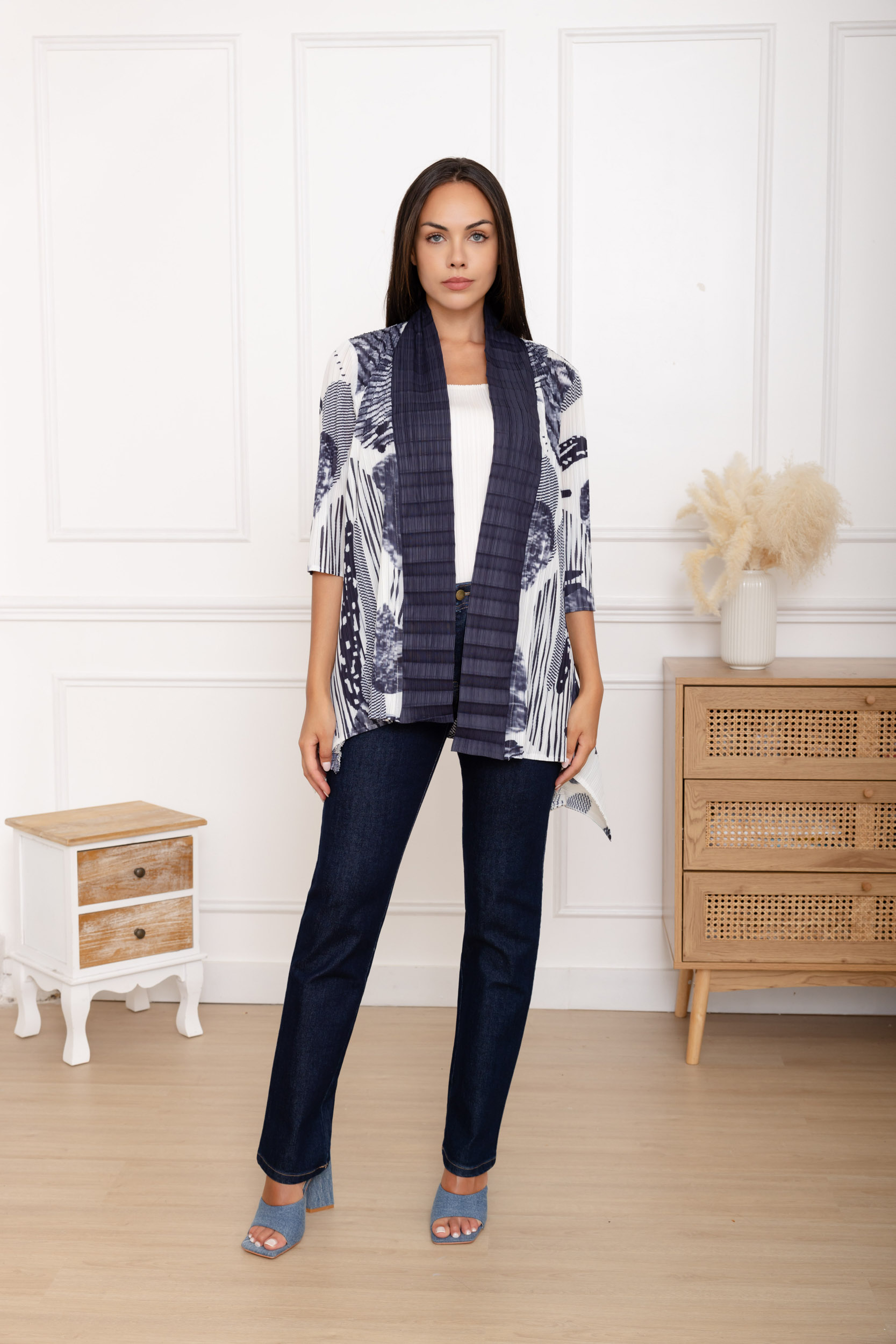 Ivanna, la veste kimono plissée à pans asymétriques imprimée – Image 5