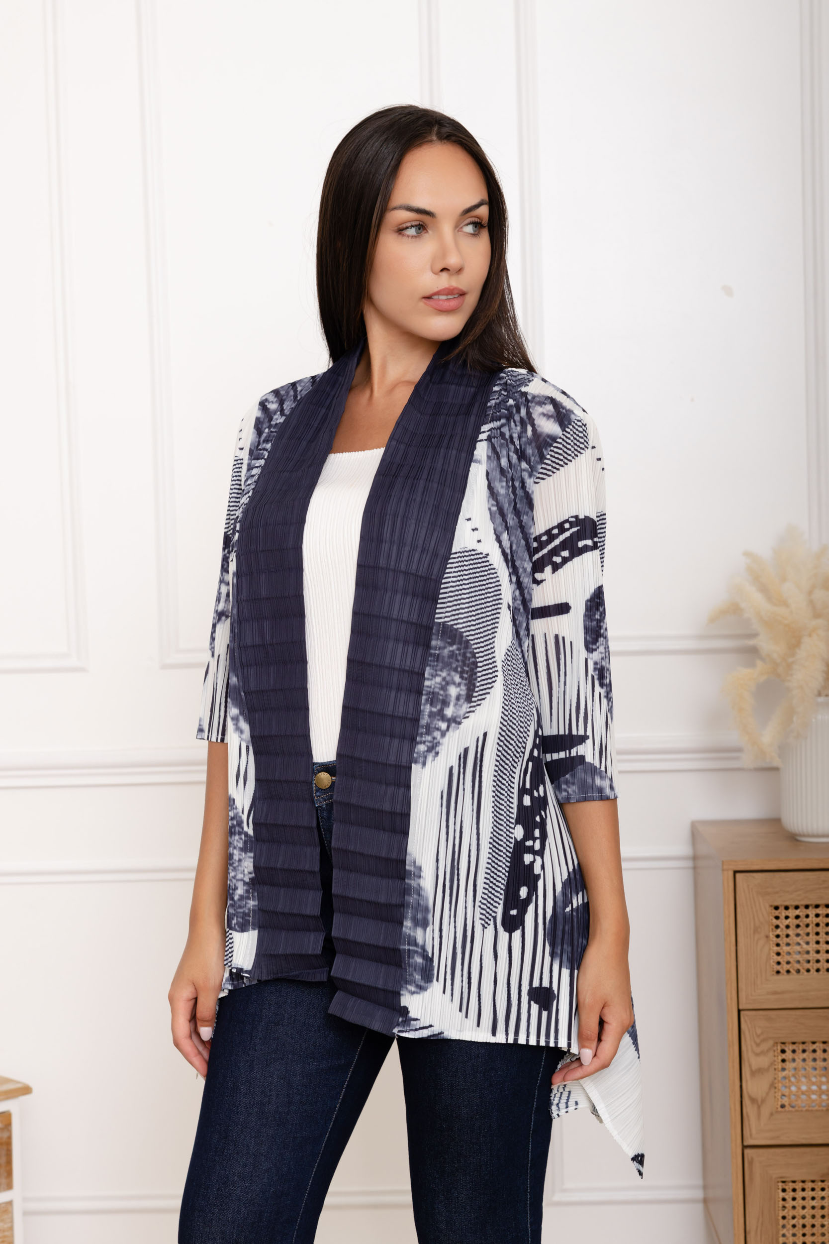 Ivanna, la veste kimono plissée à pans asymétriques imprimée – Image 3