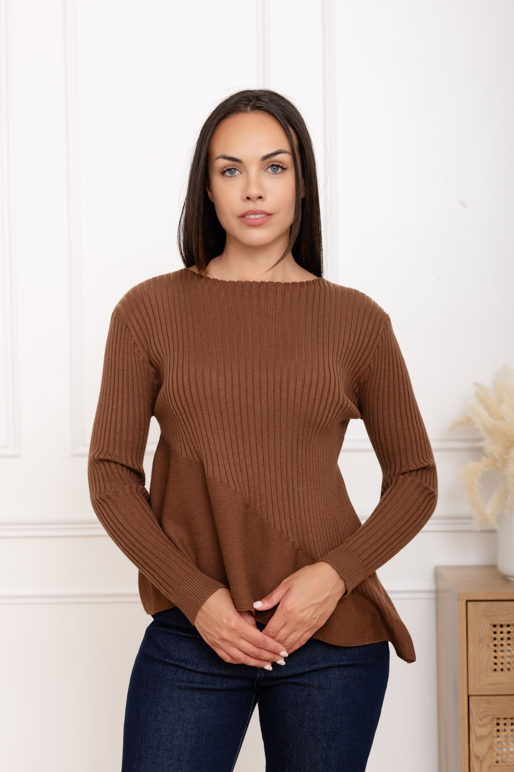 Maëlys, le pull côtelé cintré col bateau – Image 3