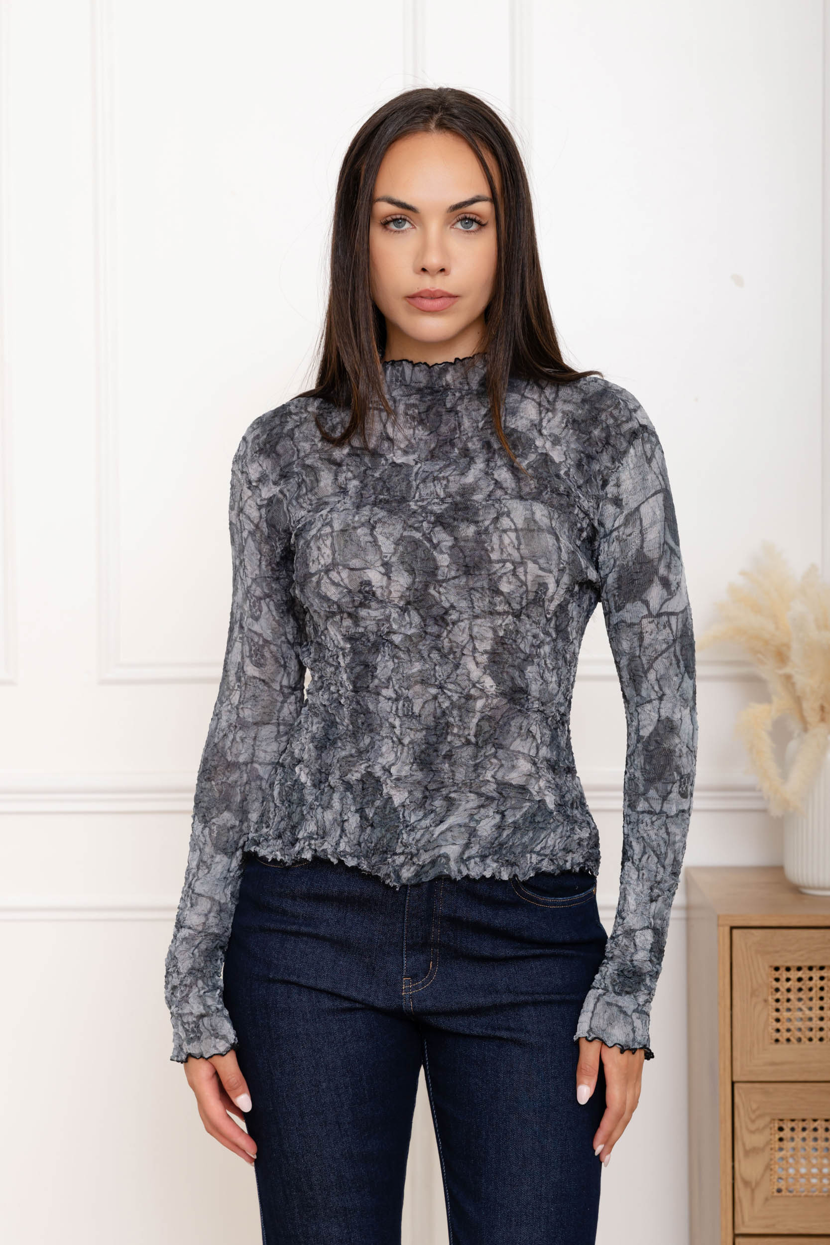 Mila, le top froissé col montant manches longues – Image 12