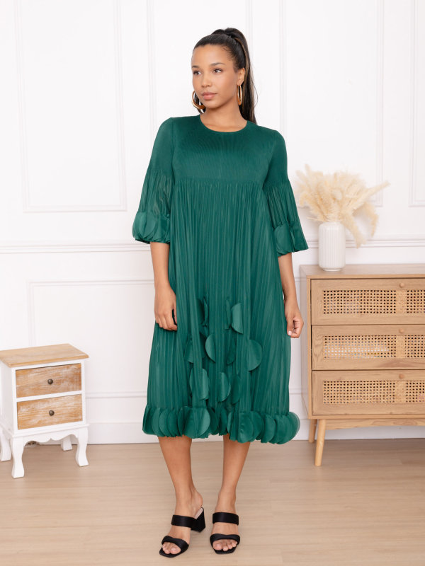 Olivia, la robe midi droite à pastilles et manches volantées - Vert émeraude