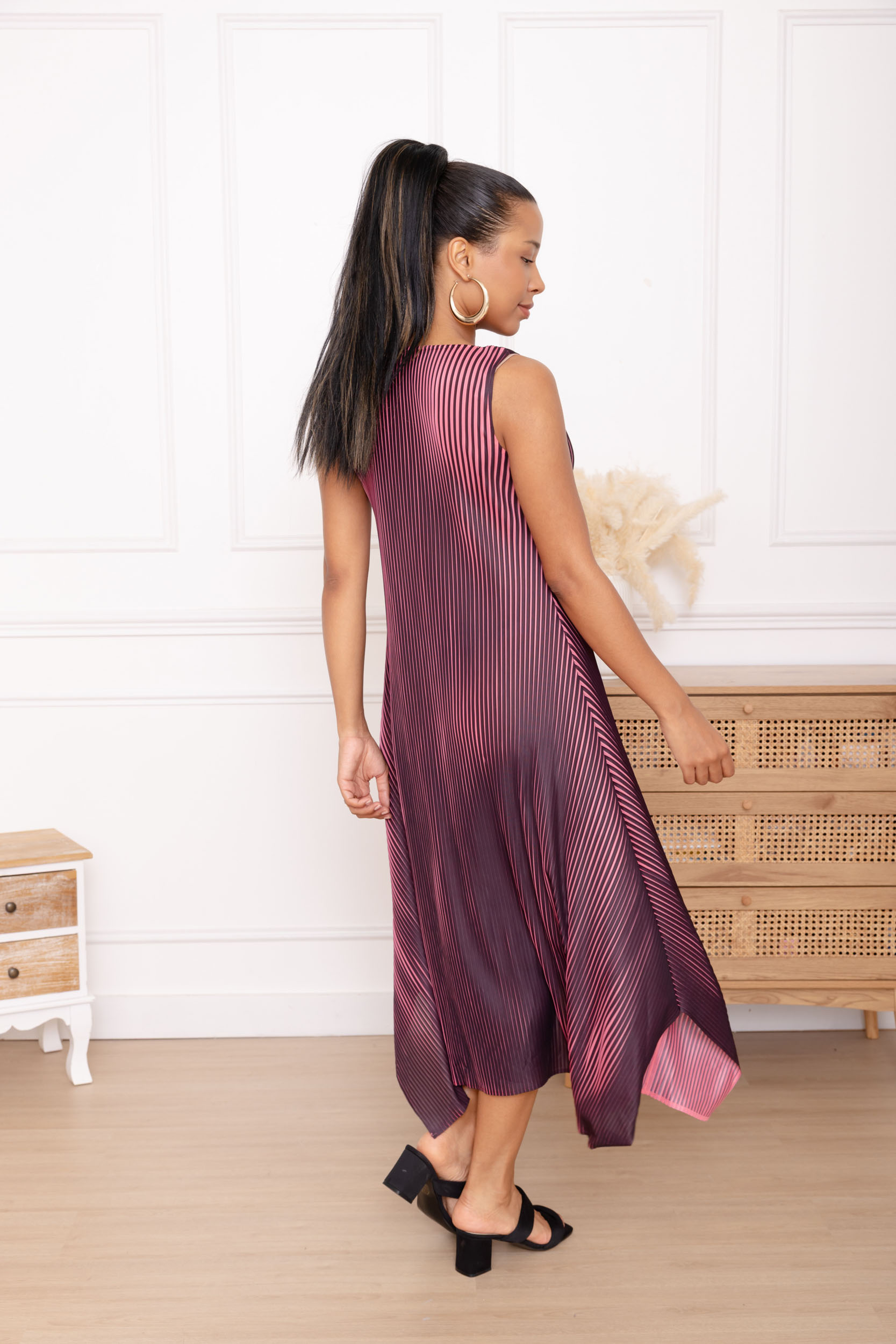 Zara, la robe midi évasée bicolore effet rayures – Image 8