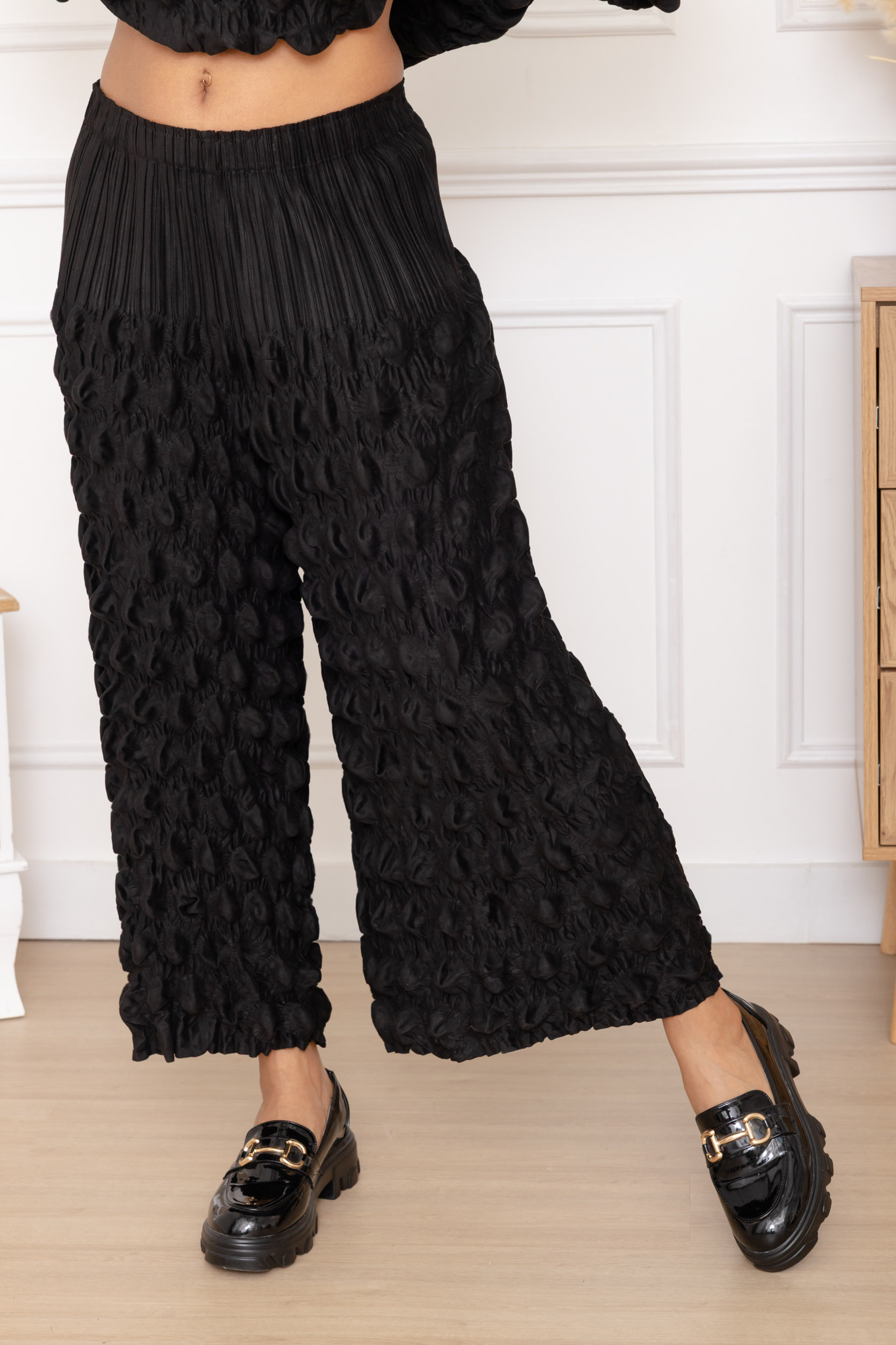 Luna, le pantalon large à tissu bullé – Image 2