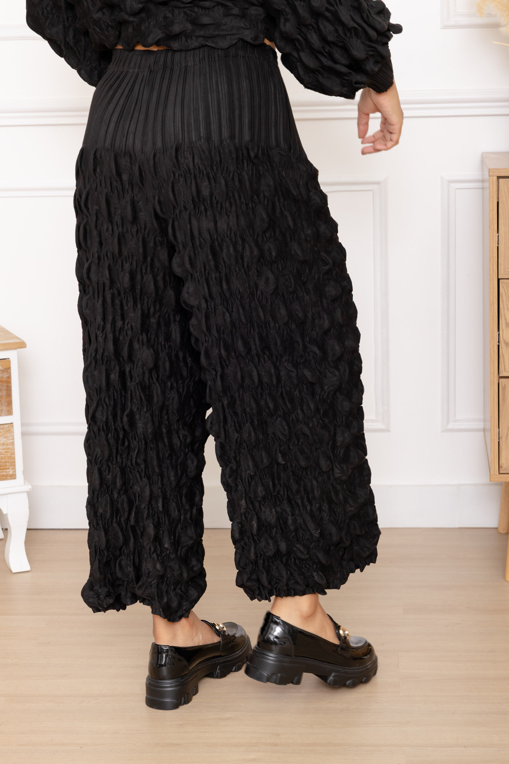Luna, le pantalon large à tissu bullé – Image 4
