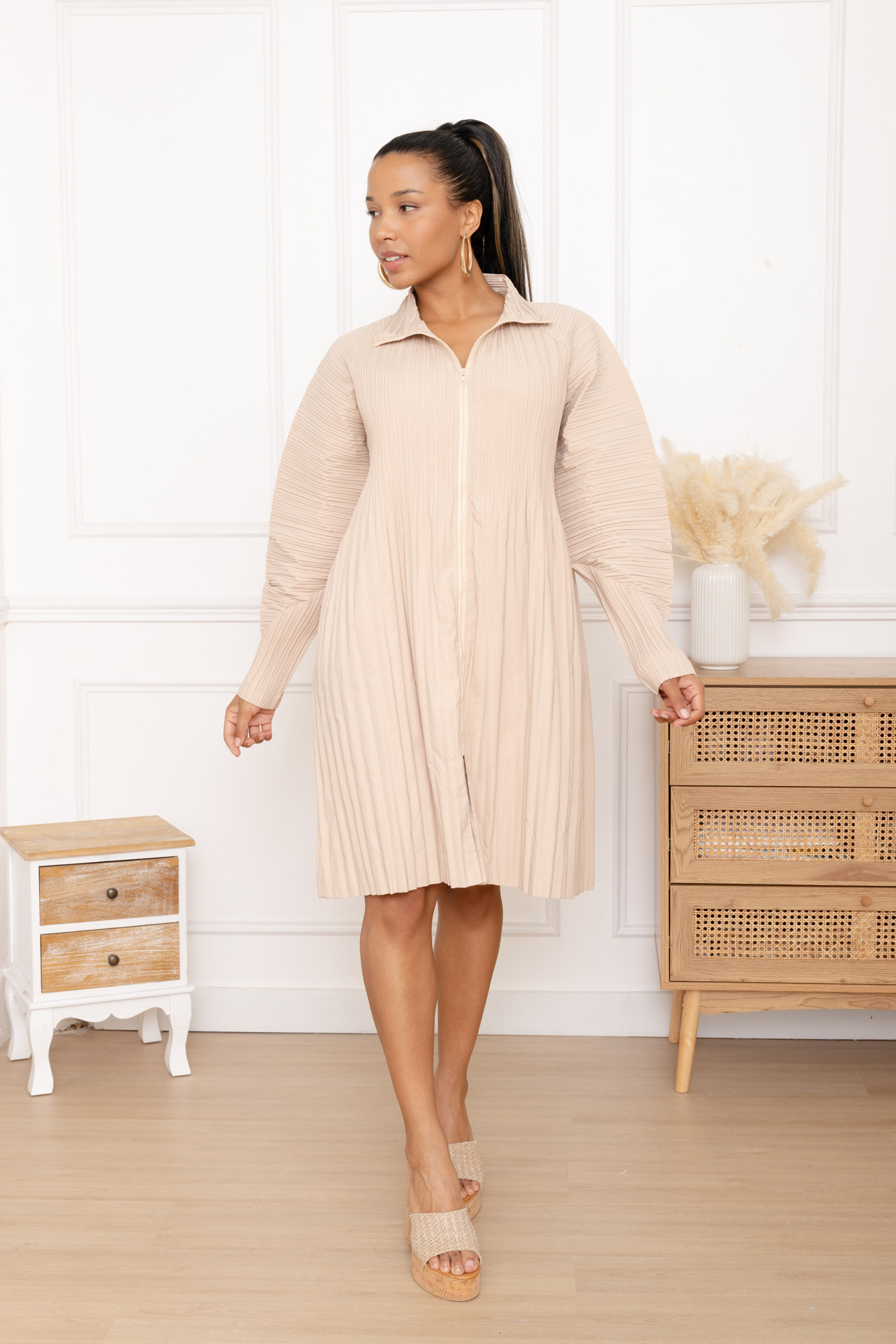 Vaïana, le manteau plissé zippé manches ailerons