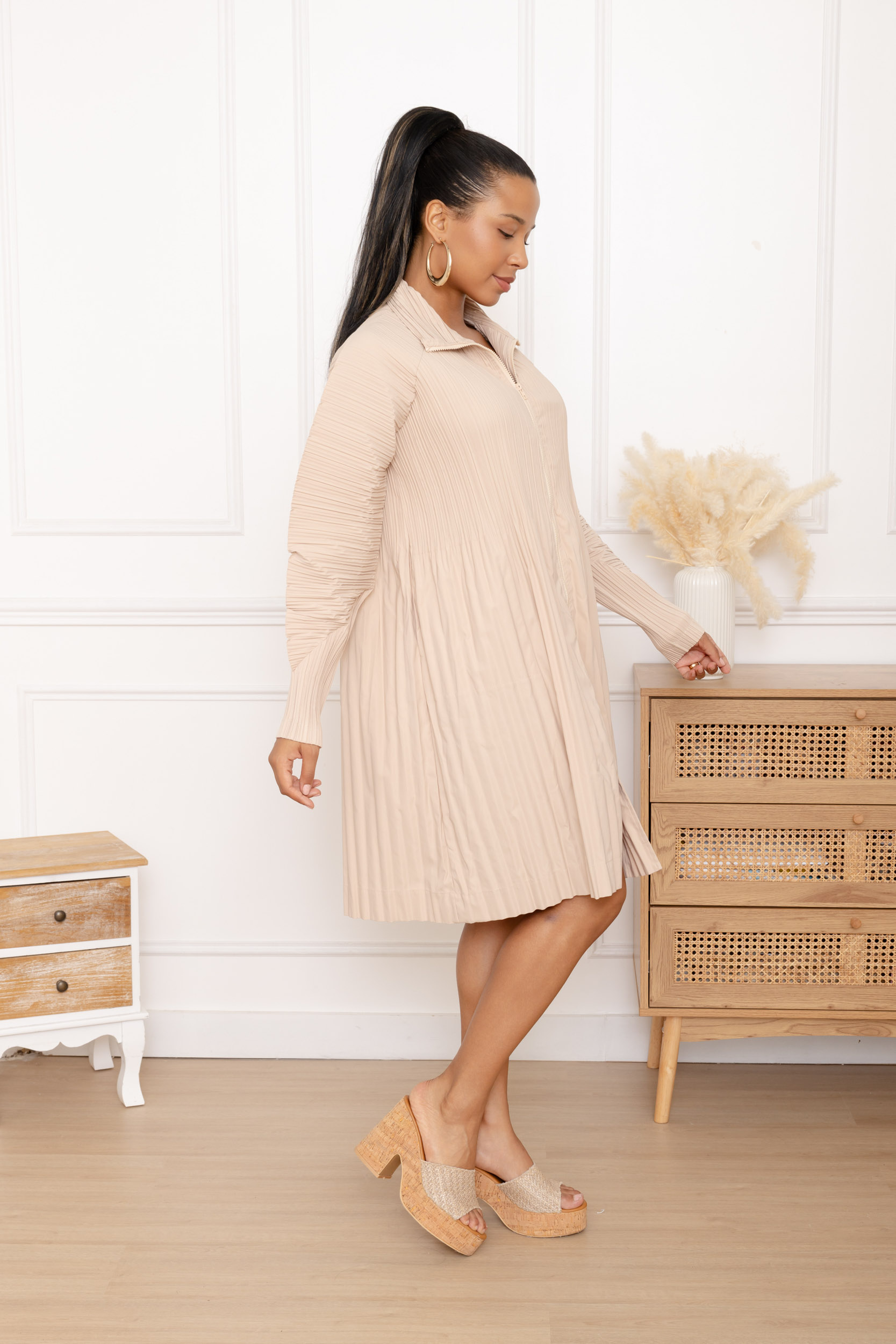 Vaïana, le manteau plissé zippé manches ailerons – Image 5