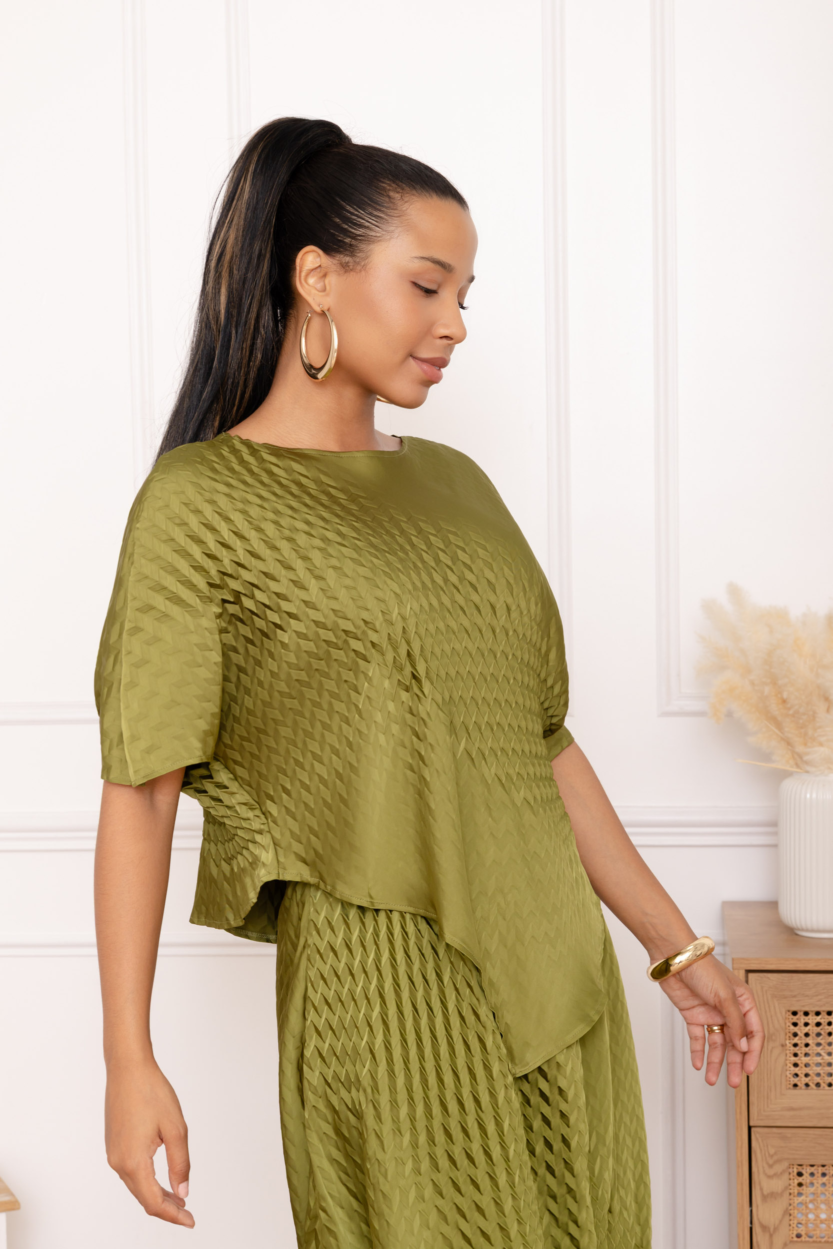 Nadia, le top oversize à pan asymétrique – Image 3