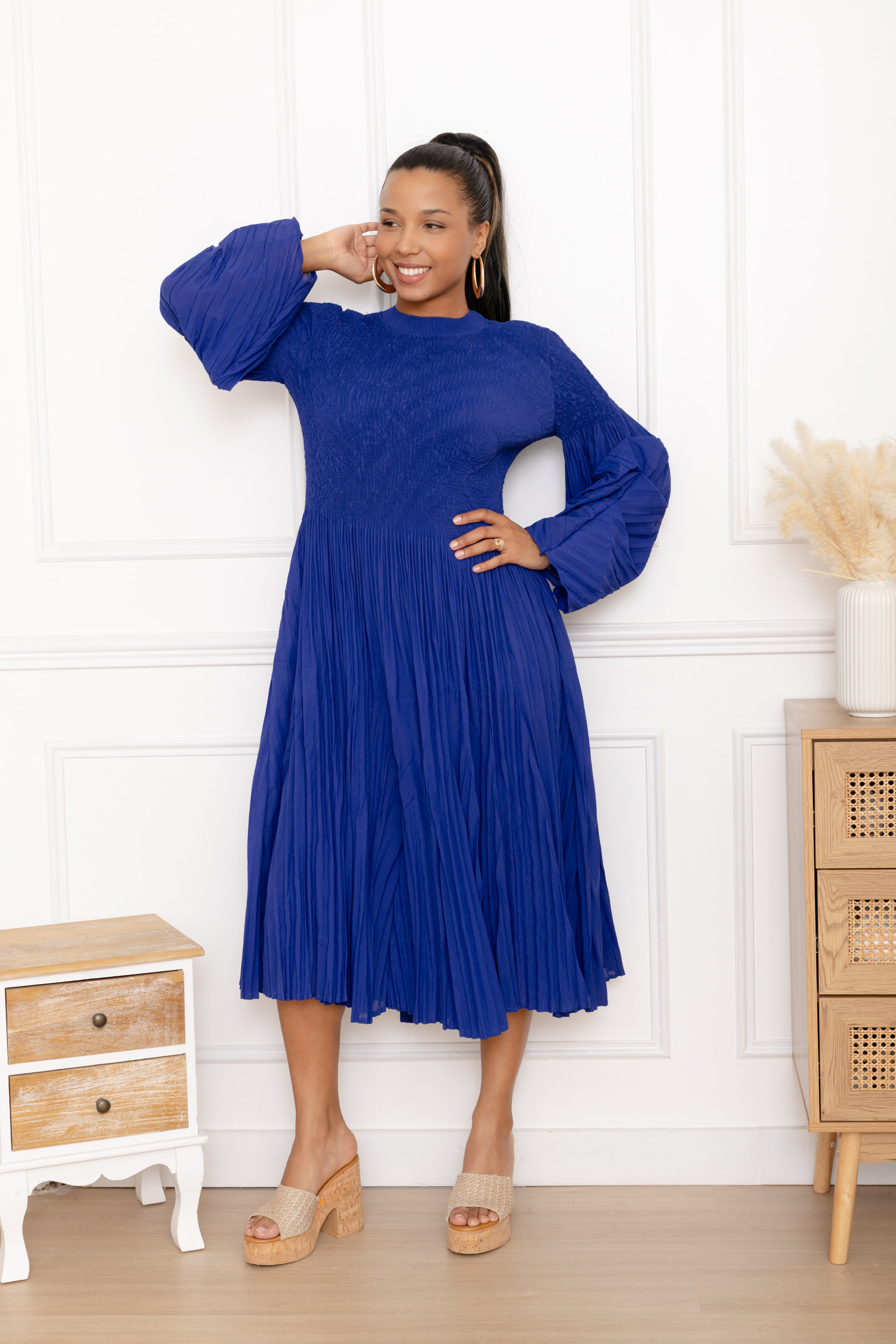 Cléo, la robe smockée manches bouffantes plissées – Image 3
