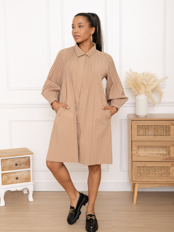 Romy, le manteau plissé zippé manches bouffantes