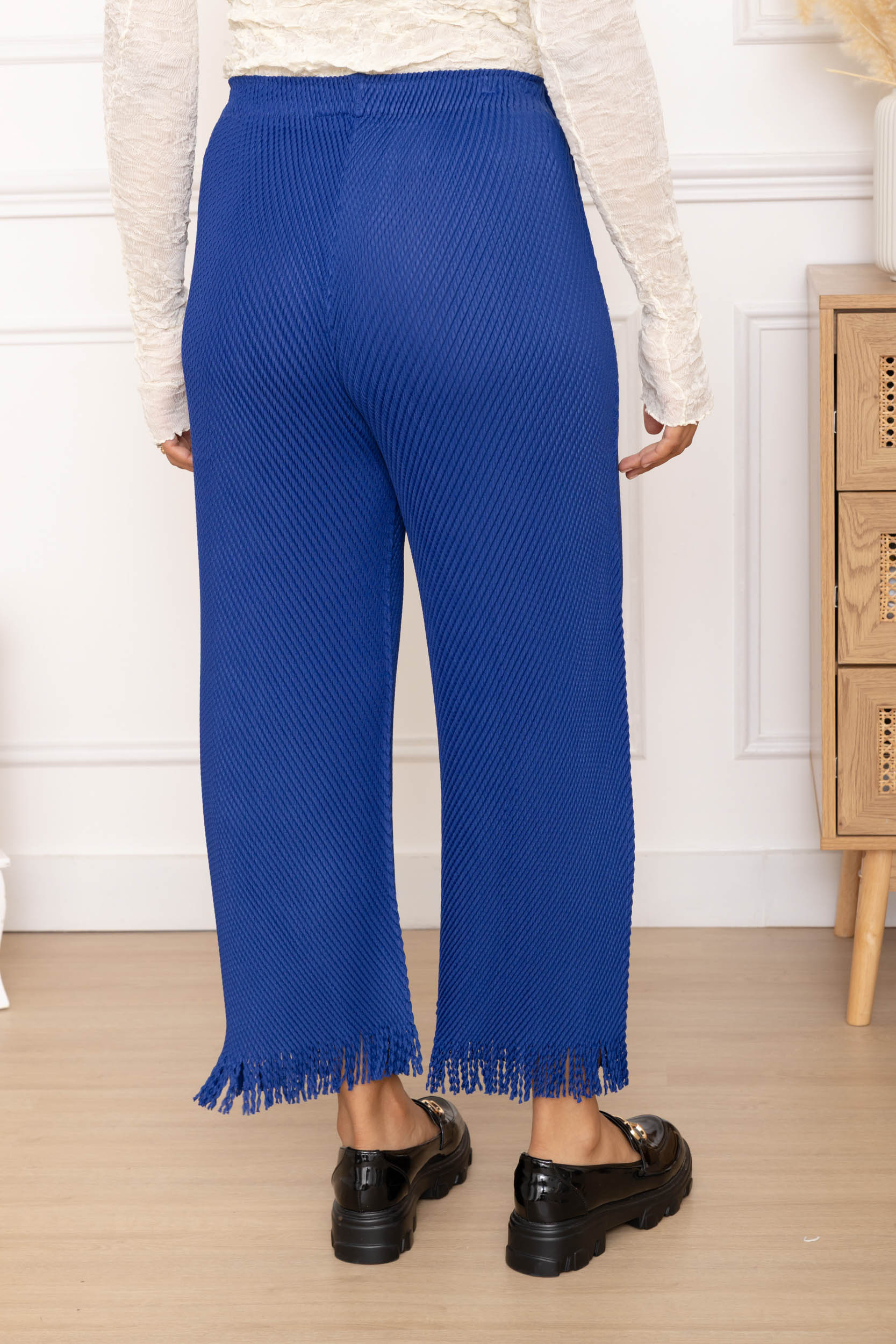 Vanessa, le pantalon droit à ourlet frangé – Image 3