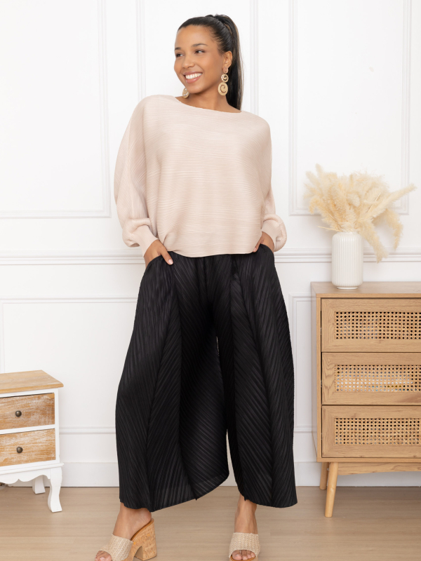 Yasmin, le pantalon large plissé chevron