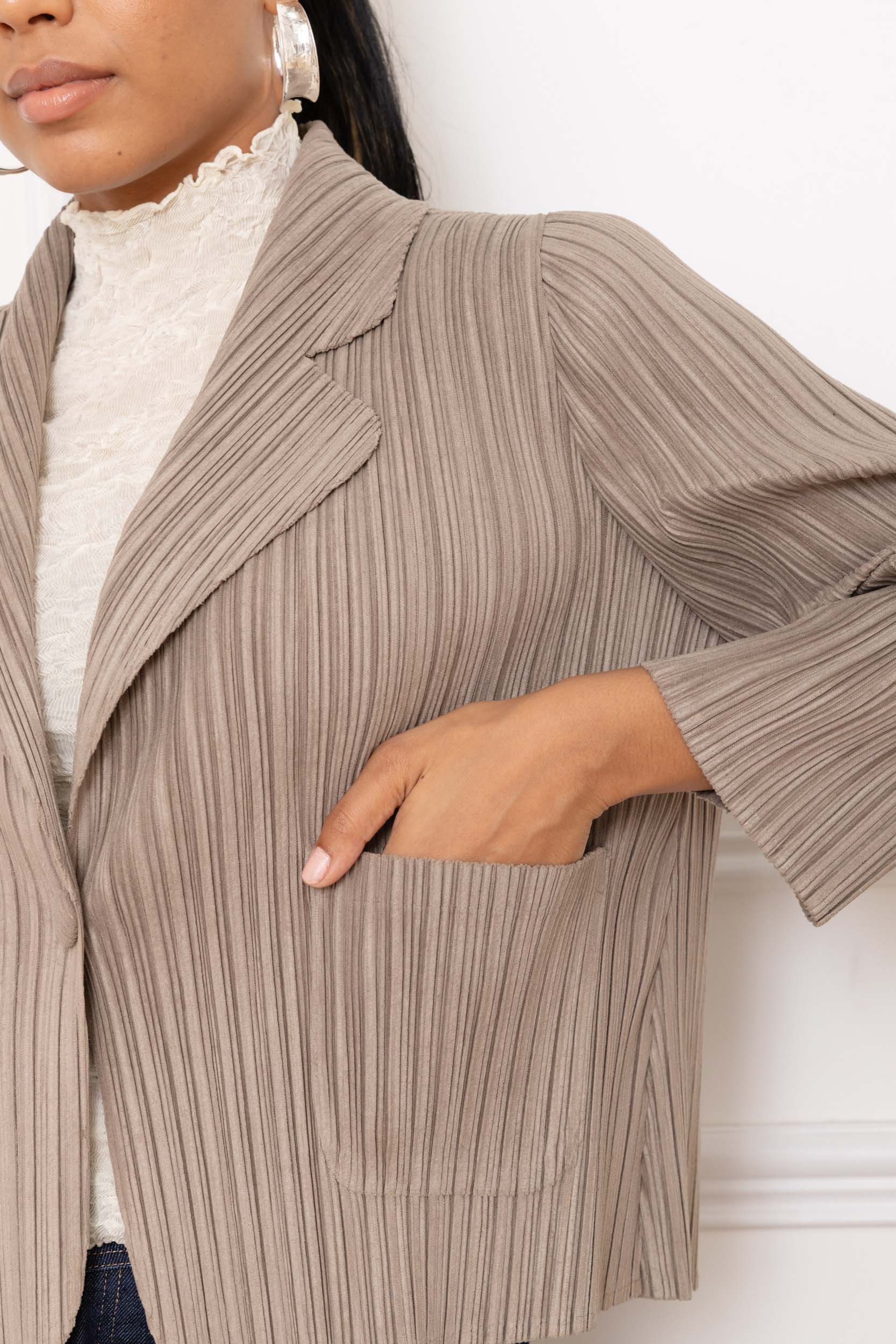 Monica, la veste blazer plissée – Image 3