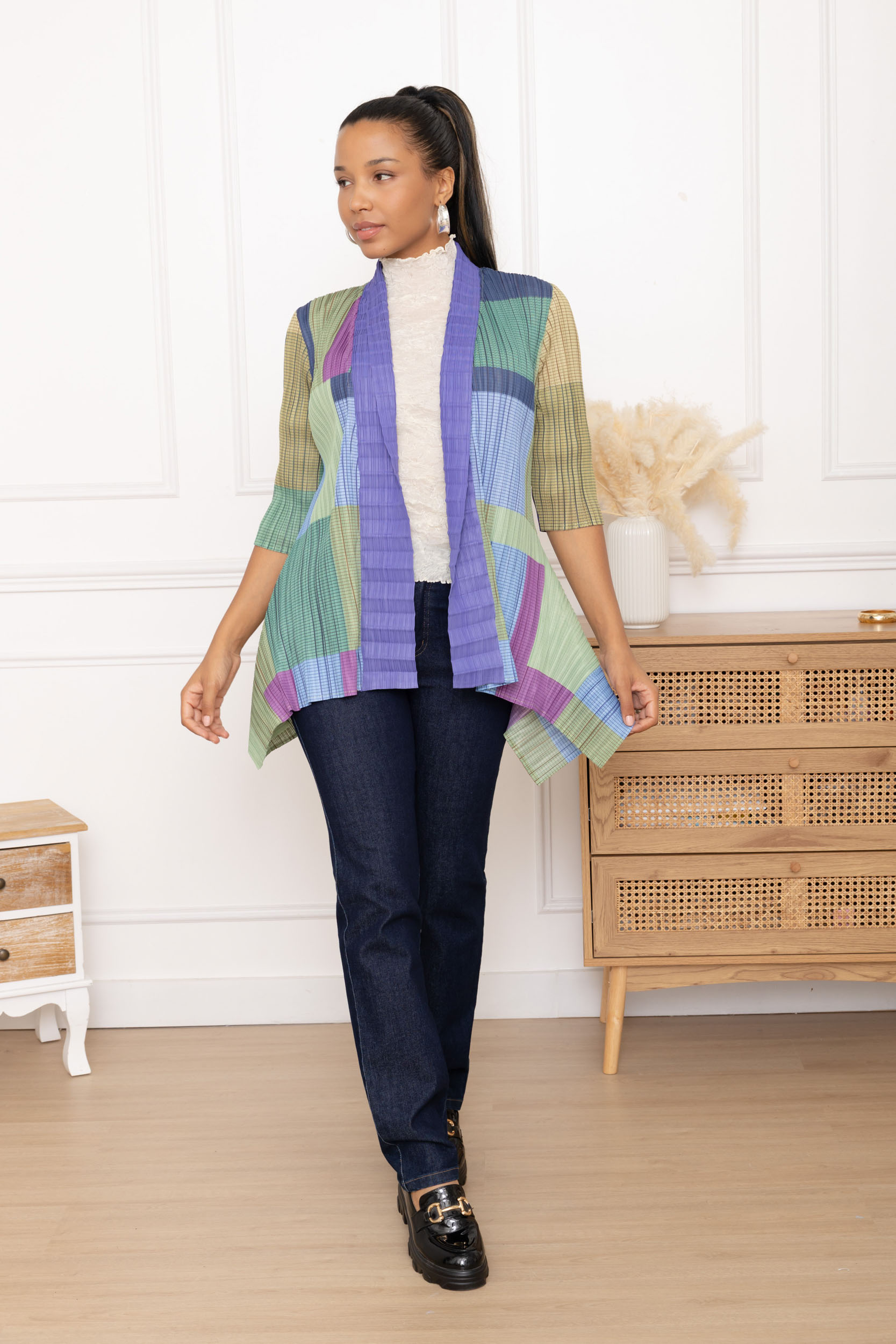 Ivanna, la veste kimono plissée à pans asymétriques imprimée – Image 6