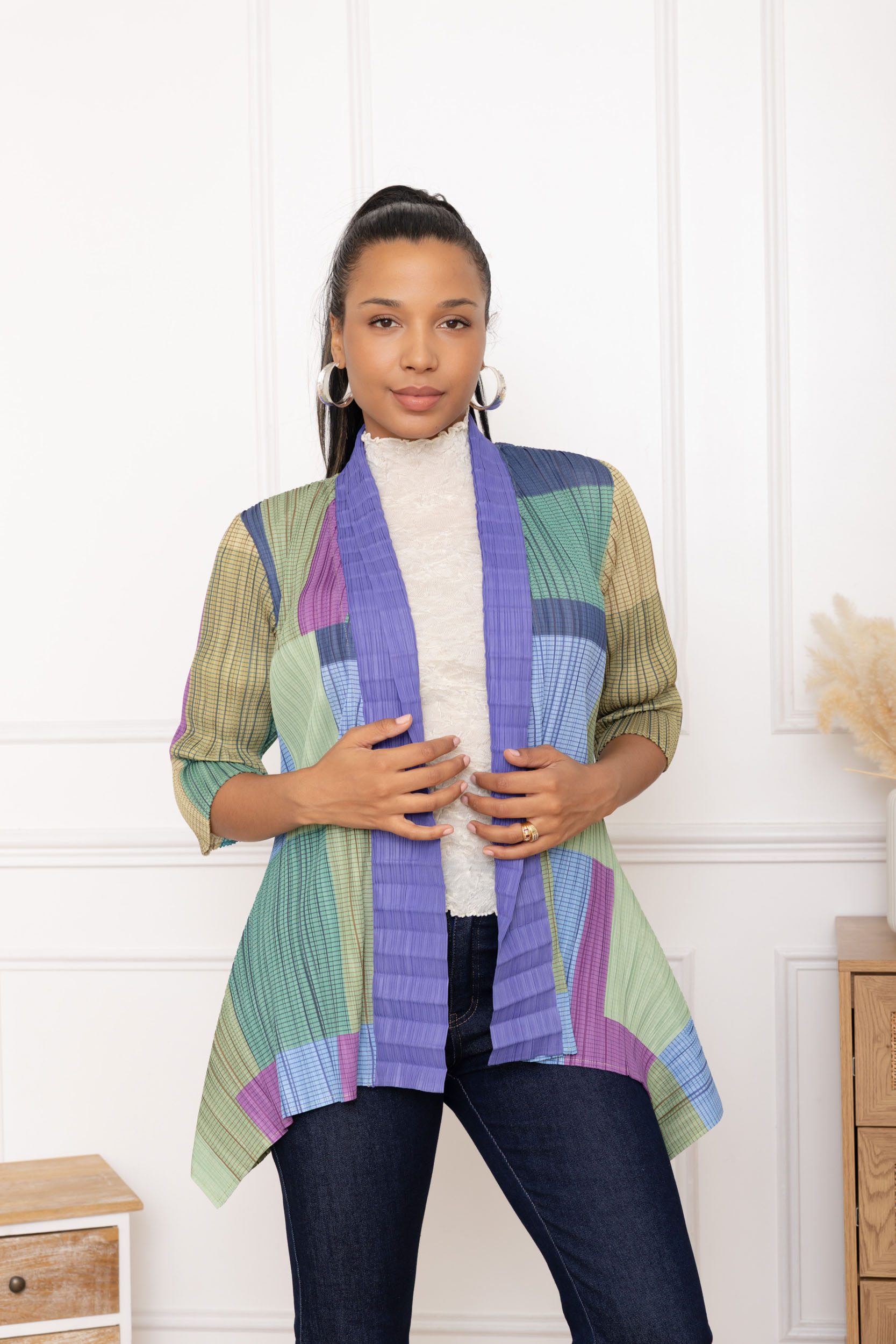 Ivanna, la veste kimono plissée à pans asymétriques imprimée – Image 4