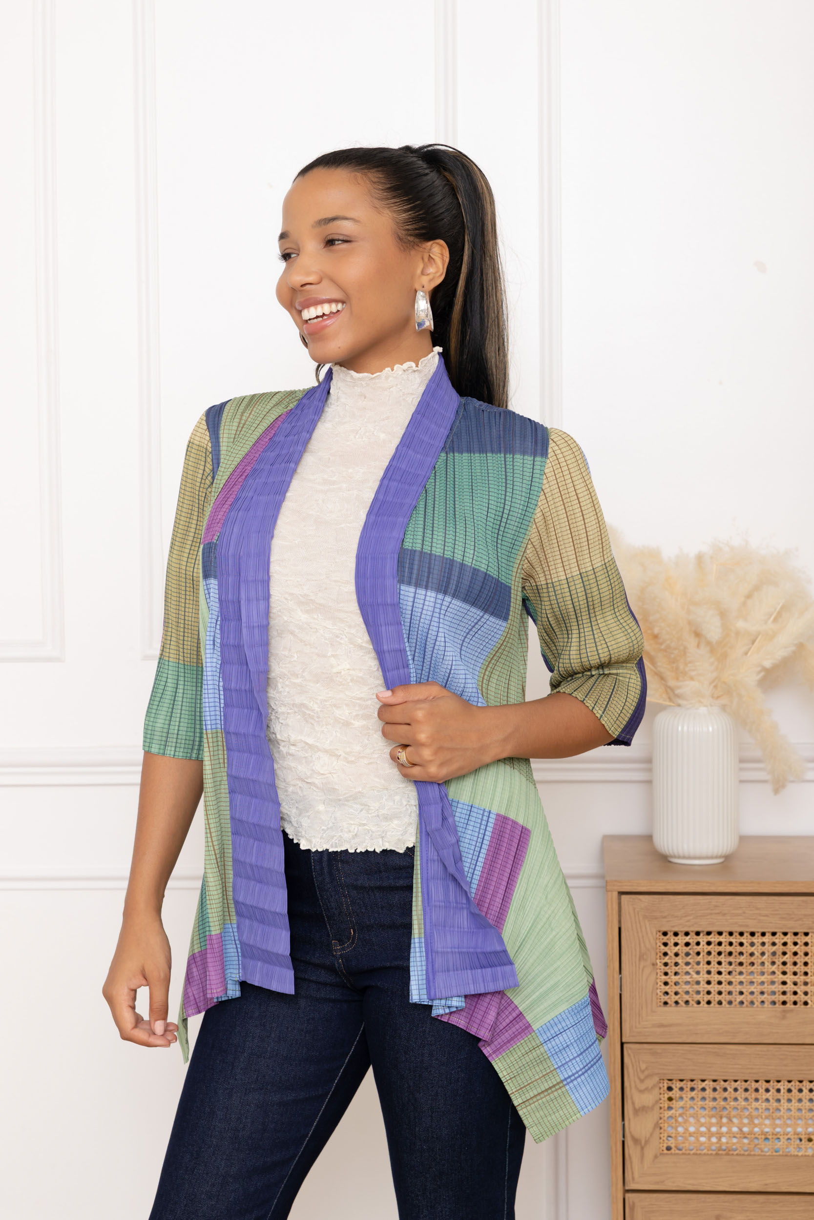 Ivanna, la veste kimono plissée à pans asymétriques imprimée – Image 2