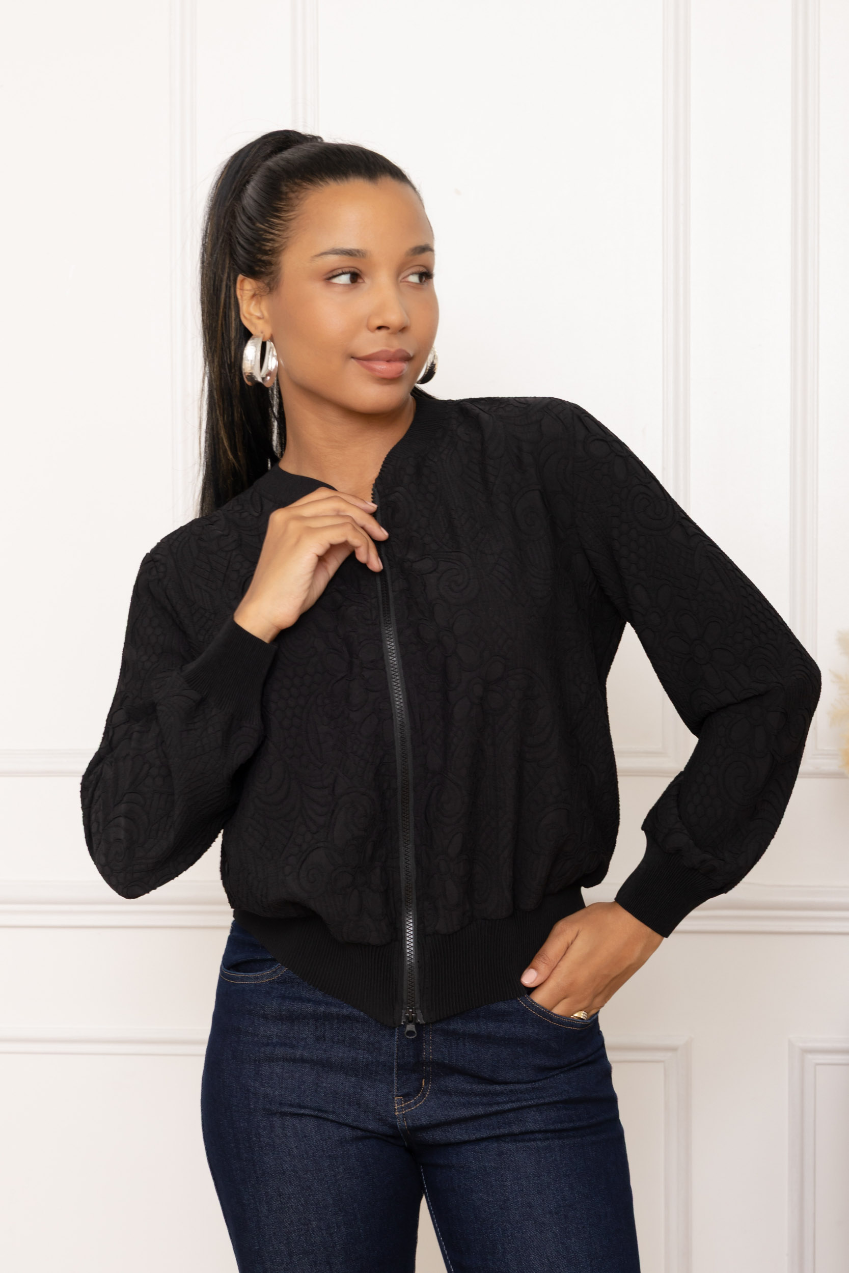 Lucie, le bombers zippé à broderie florale – Image 4