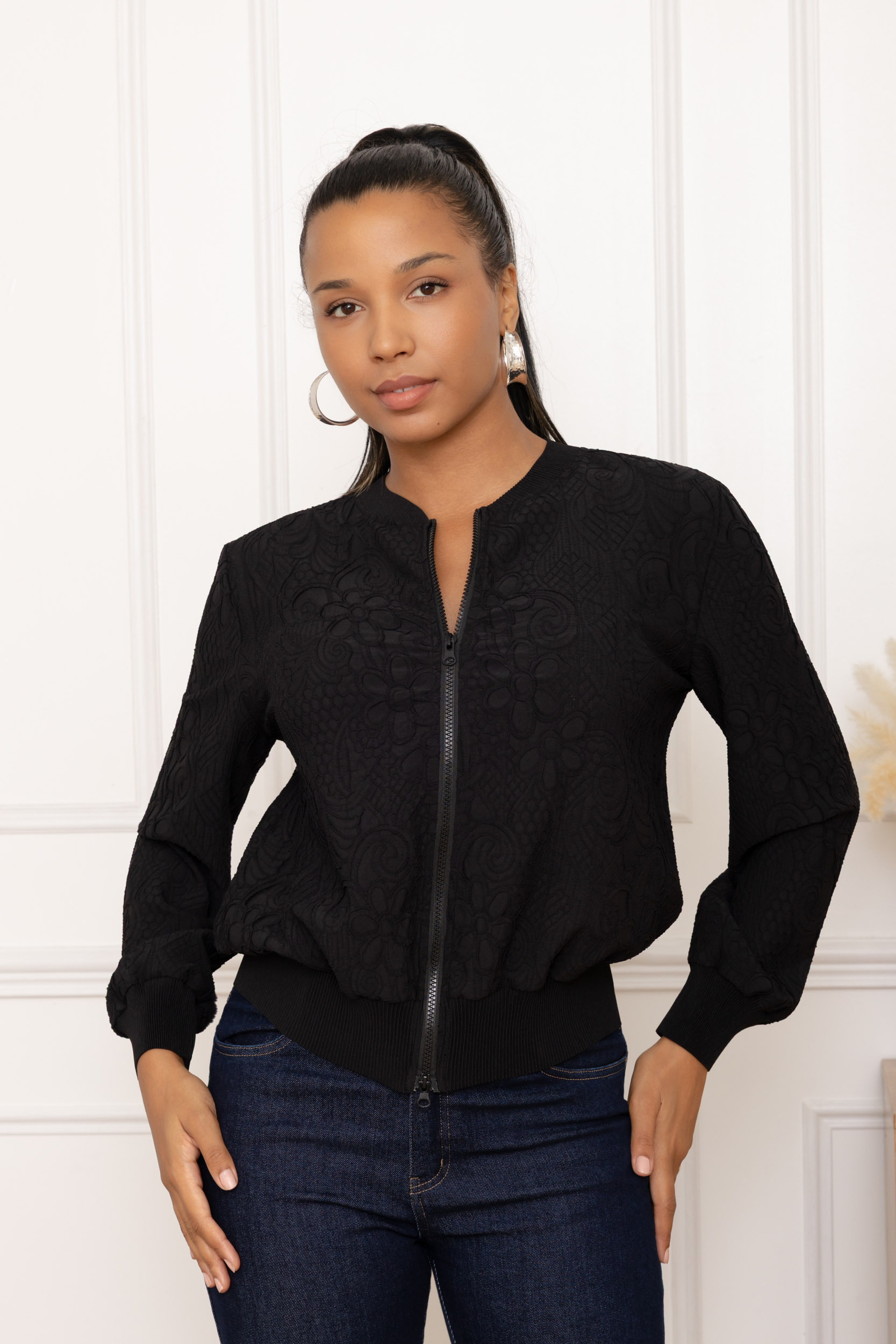 Lucie, le bombers zippé à broderie florale – Image 2