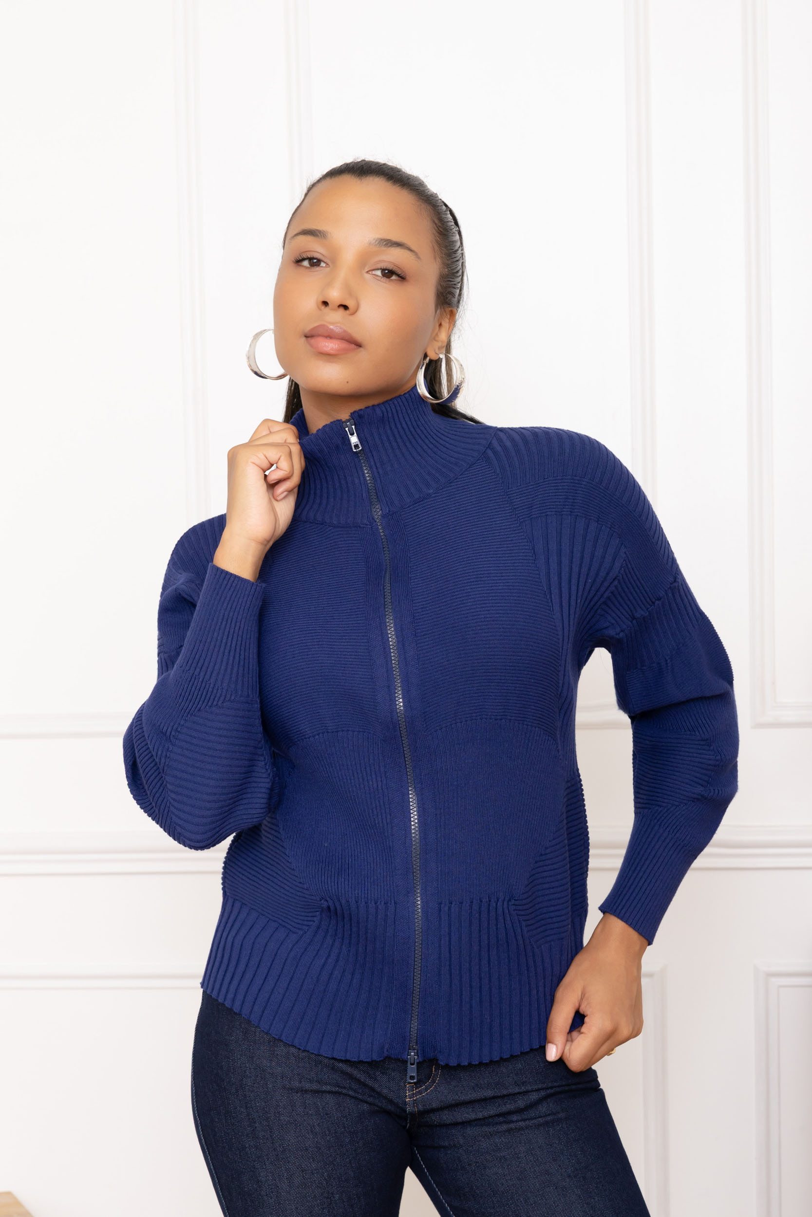 Maëlle, le gilet côtelé zippé col montant – Image 2