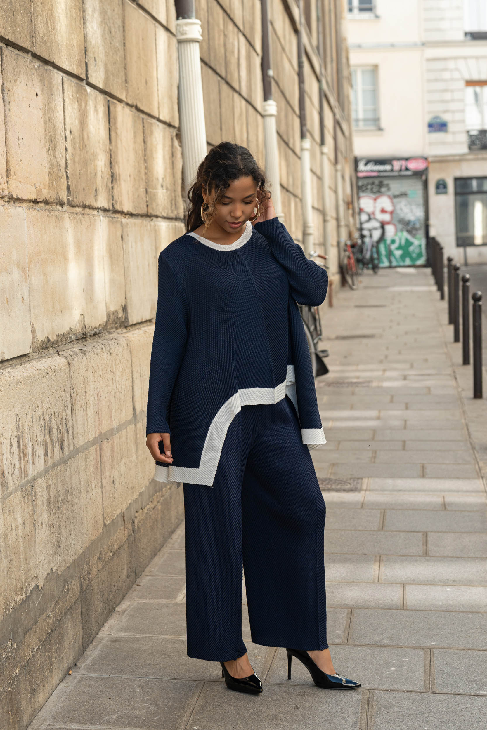 Léa, l'ensemble top bicolore et pantalon large côtelé – Image 7