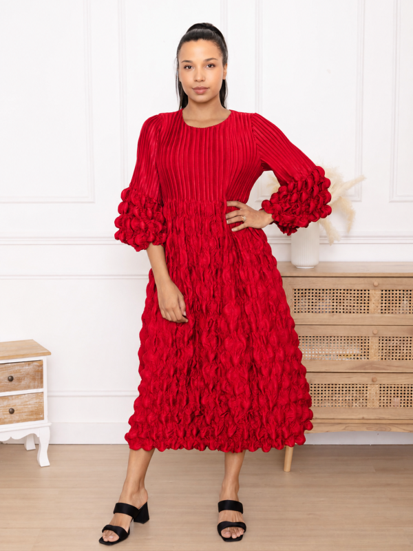 Amina, la robe bullée à jupe pompons - Rouge