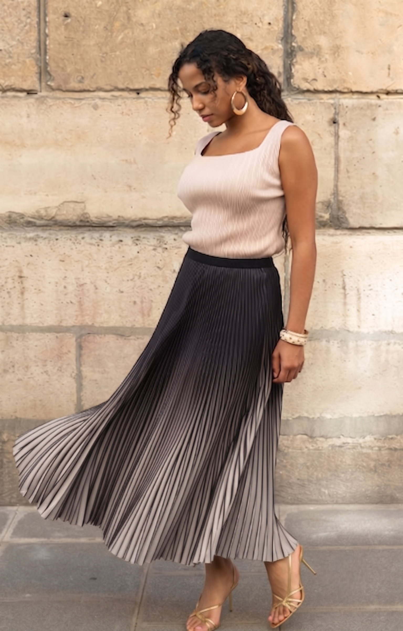 Elara, la jupe longue plissée soleil taille – Image 19