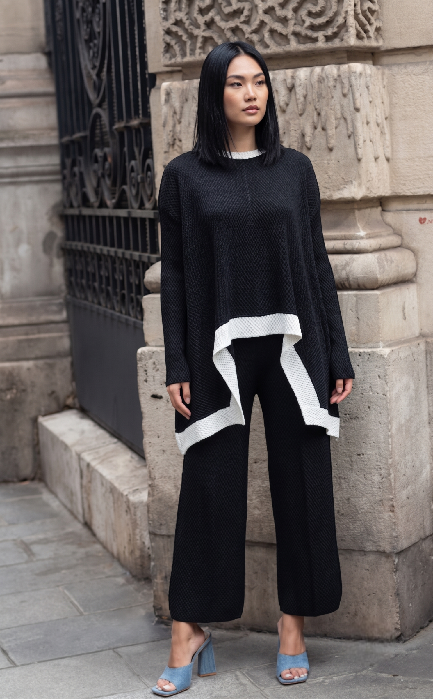 Léa, le top oversize bicolore à ourlet asymétrique – Image 10