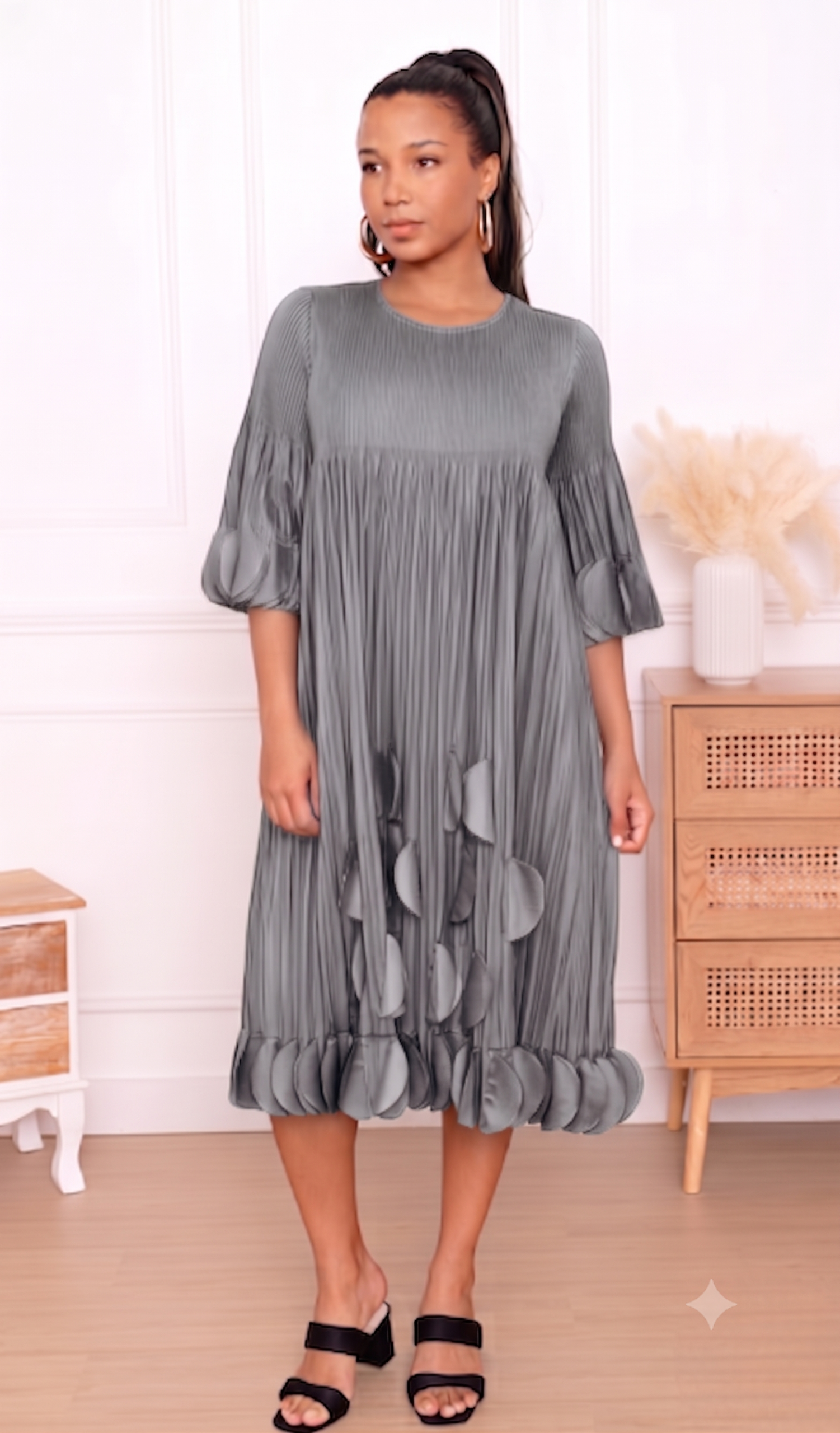 Olivia, la robe midi droite à pastilles et manches volantées – Image 14