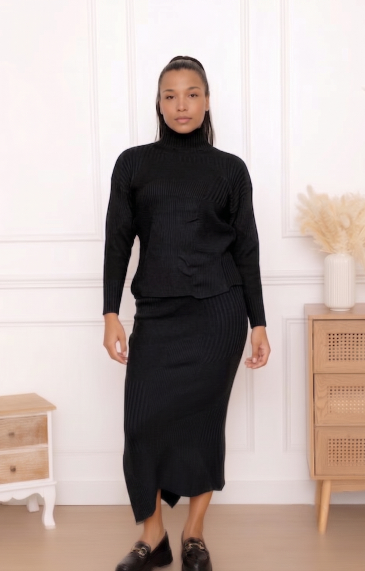 Inès, le pull col roulé en maille côtelée géométrique – Image 6