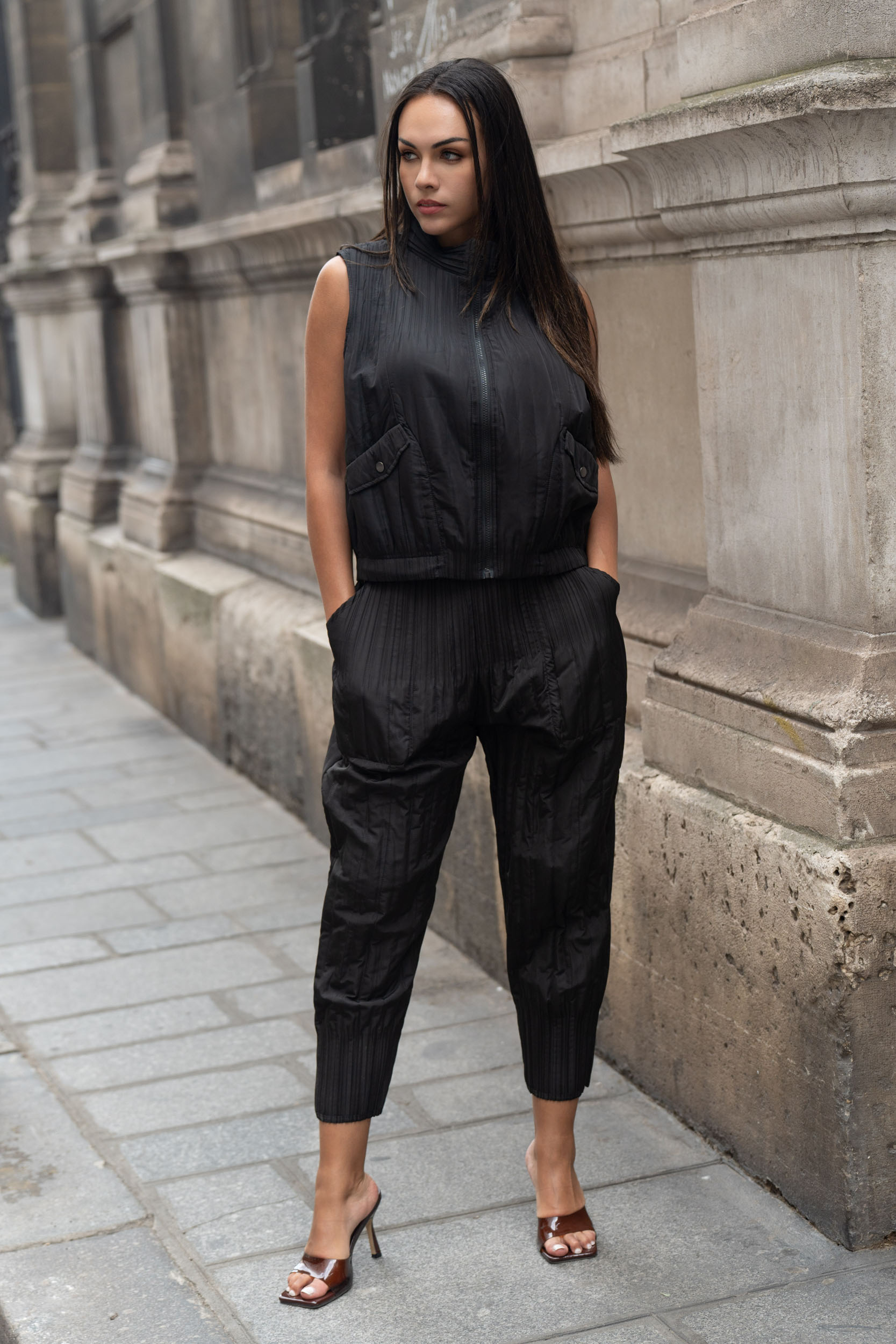 Nova, l'ensemble gilet zippé et pantalon fuselé – Image 3
