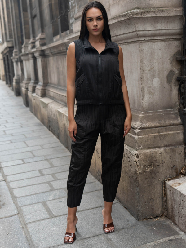 Nova, l'ensemble gilet zippé et pantalon fuselé