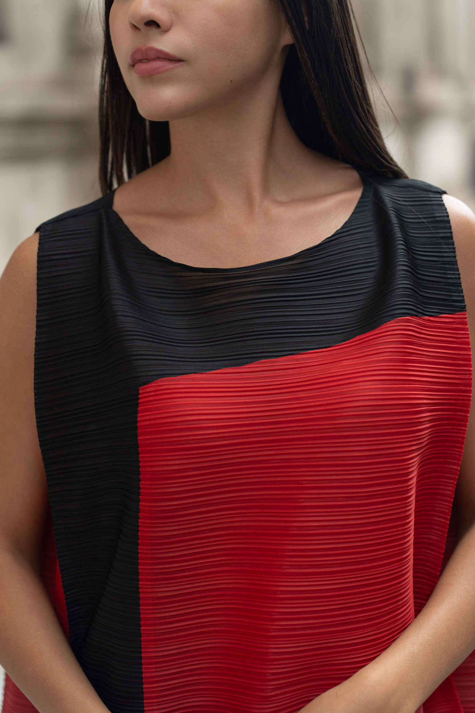 Zia, la robe trapèze plissée bicolore graphique – Image 4