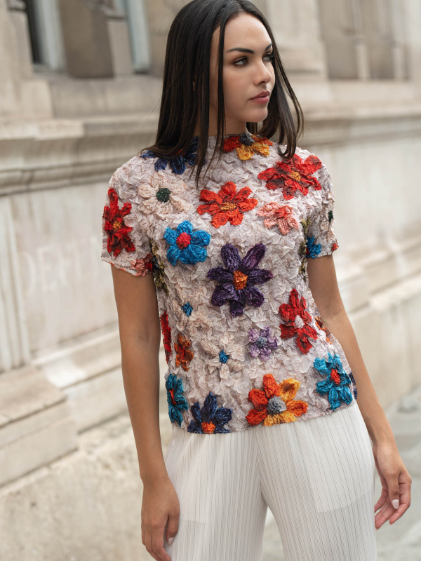 Flora, le top texturé imprimé fleur - Coloré