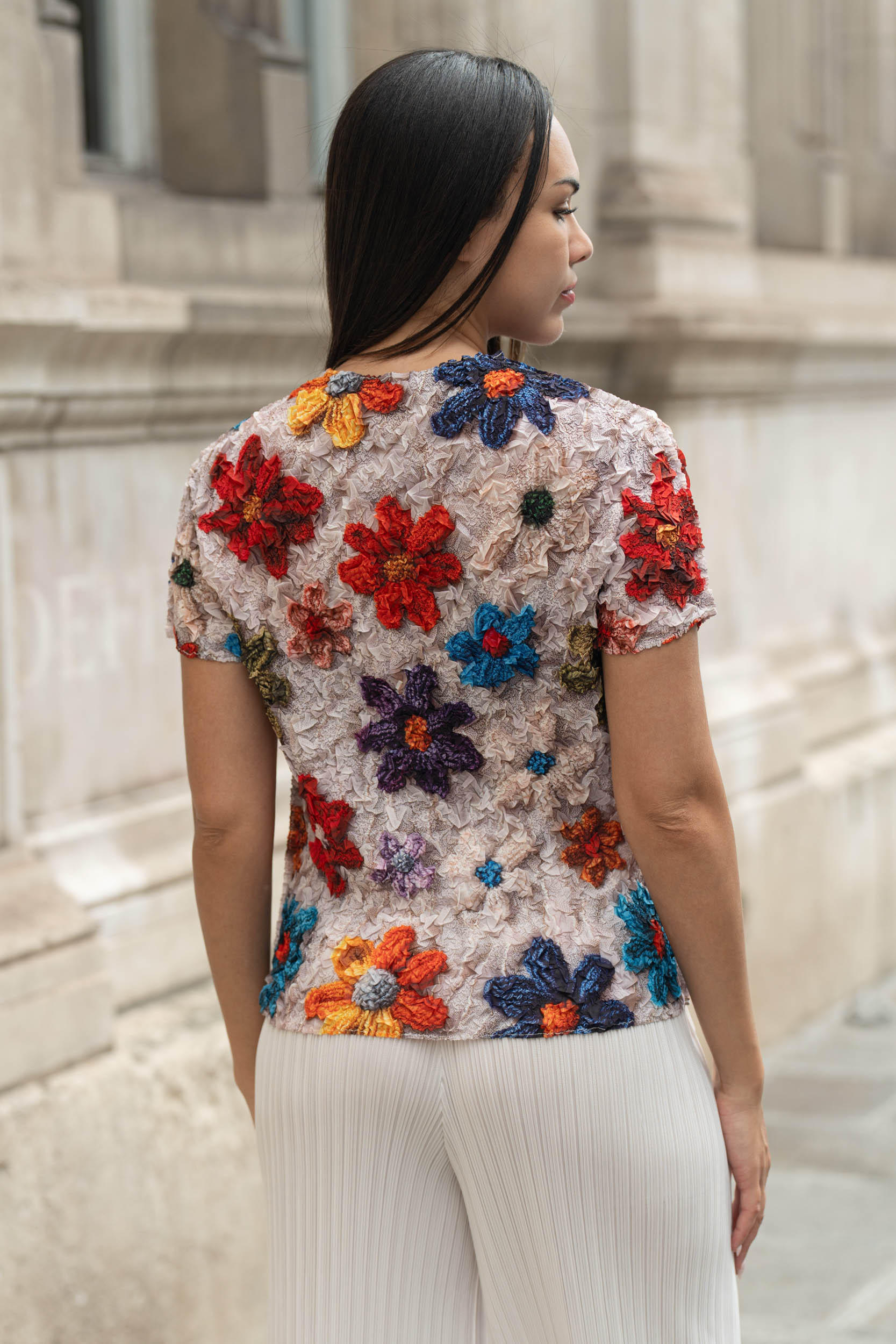Flora, le top texturé imprimé fleur – Image 9
