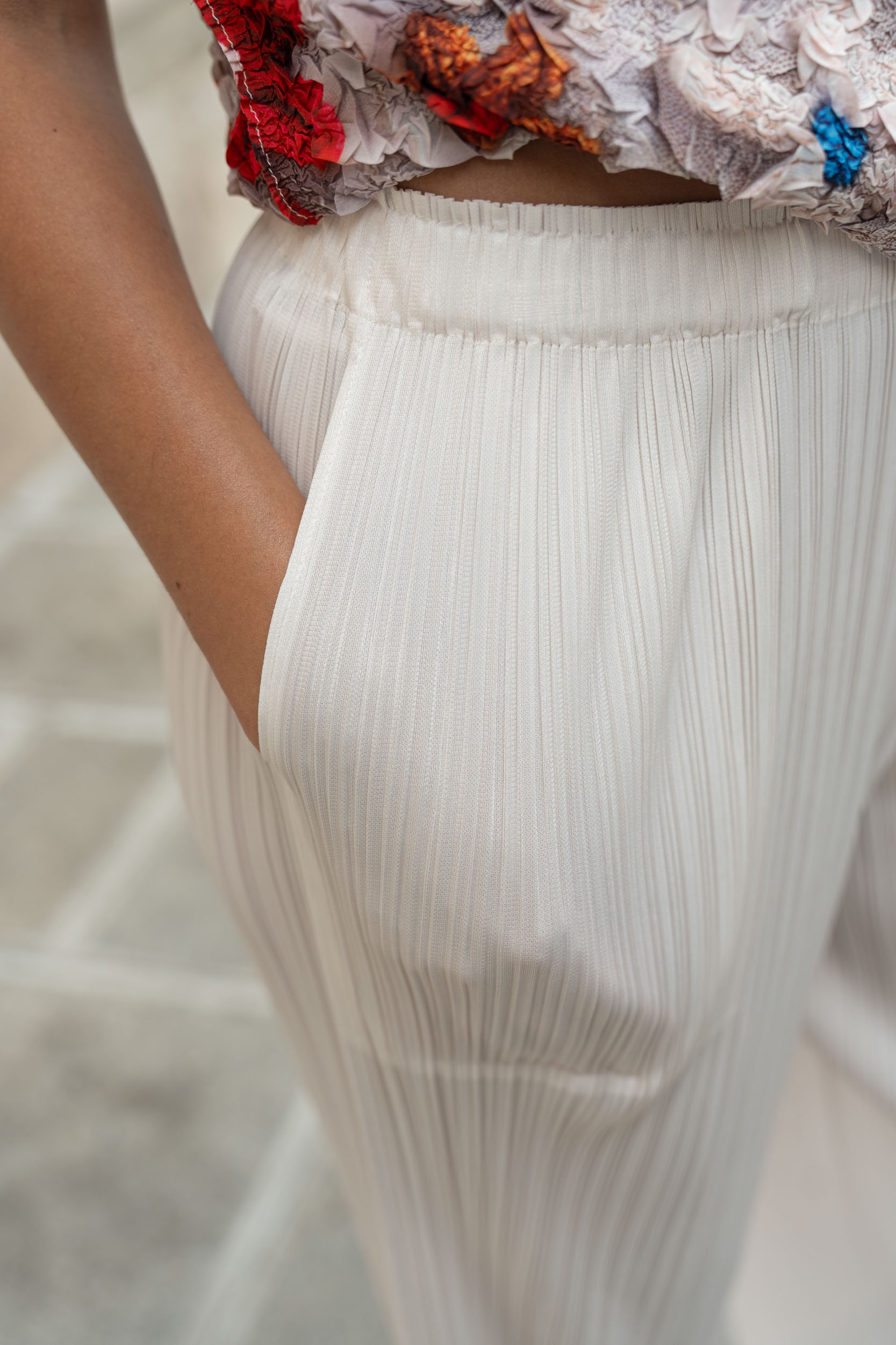 Alix, le pantalon droit plissé basique – Image 2