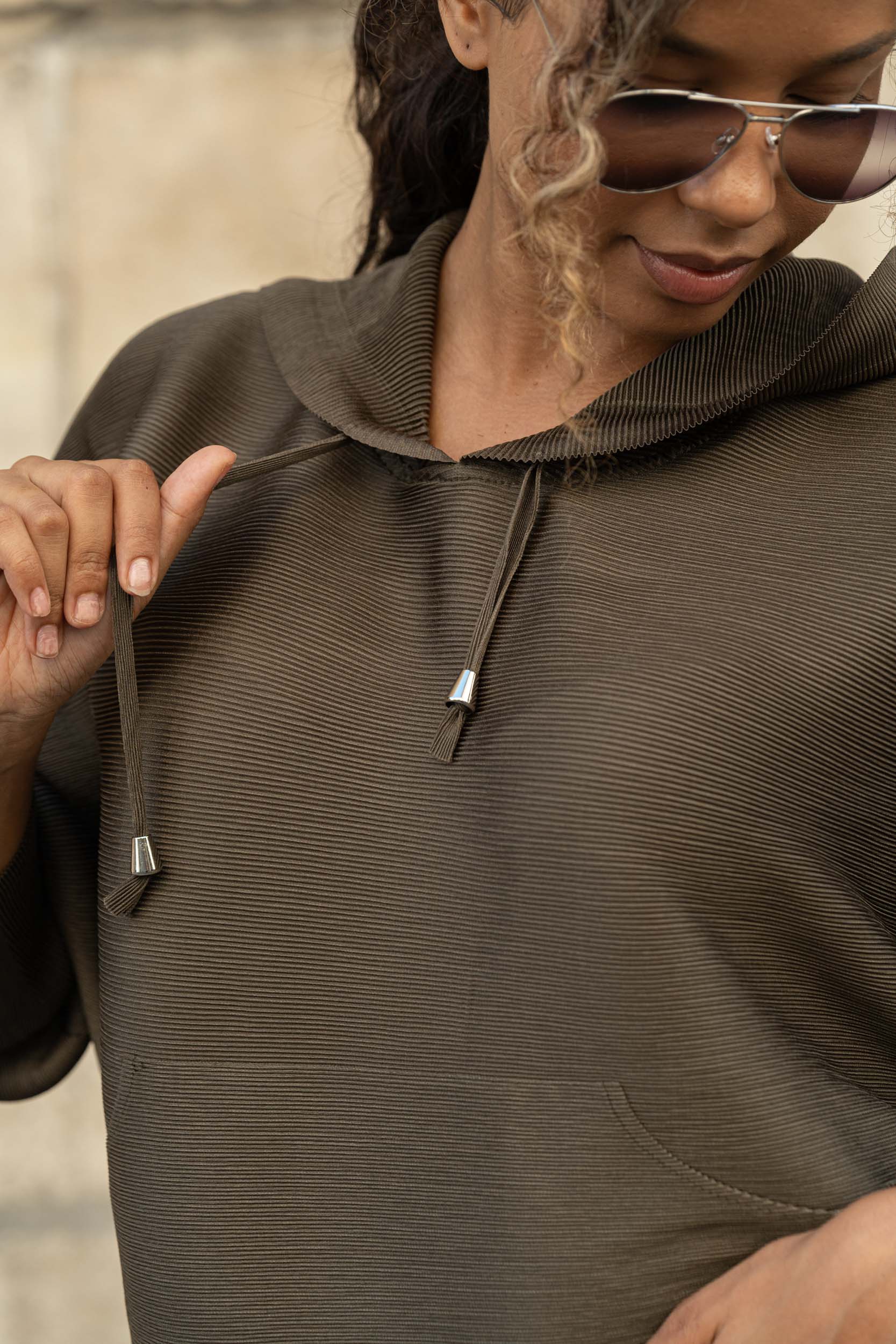 Léna, le sweat à capuche plissé oversize – Image 23