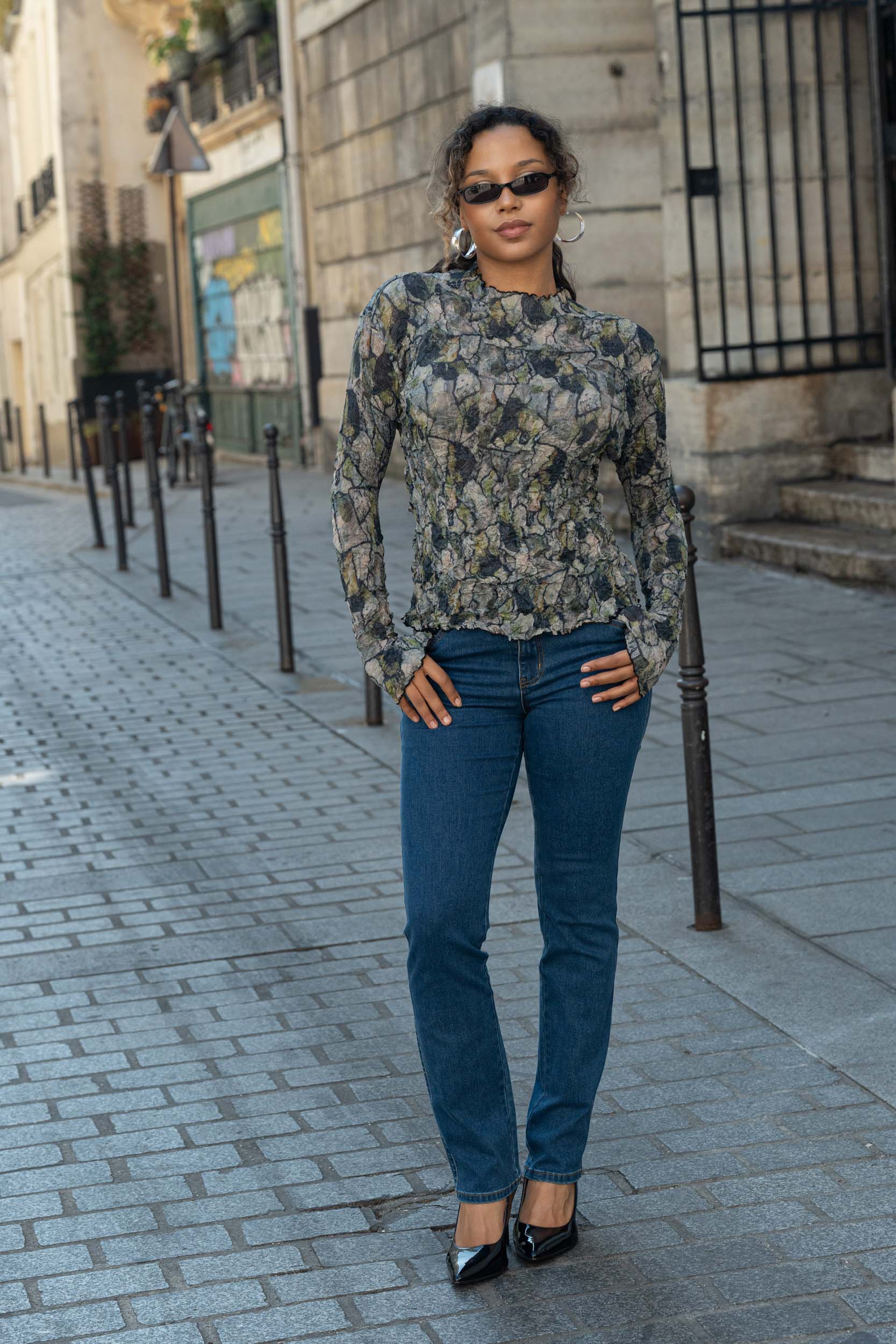 Mila, le top froissé col montant manches longues – Image 42