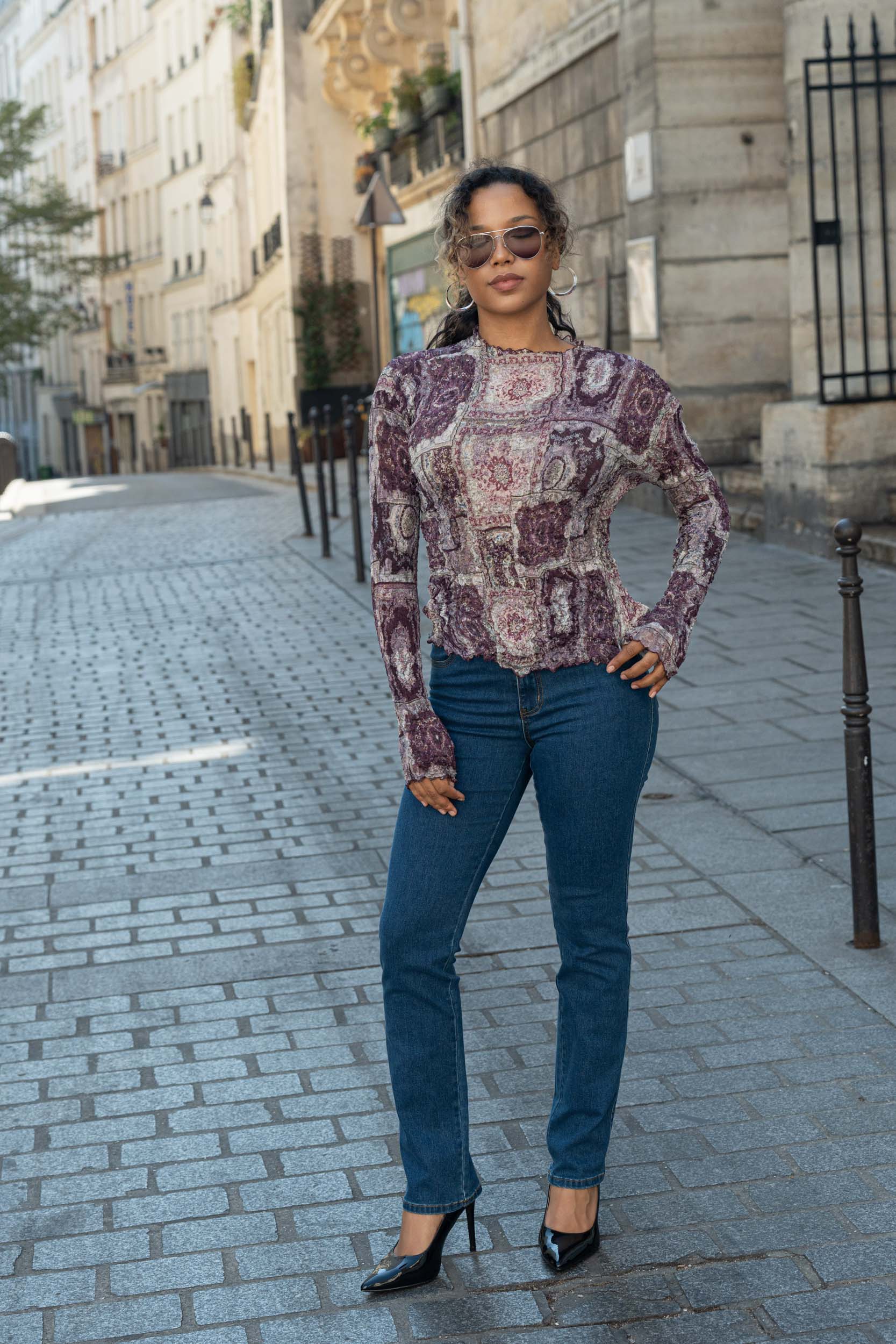 Mila, le top froissé col montant manches longues – Image 37