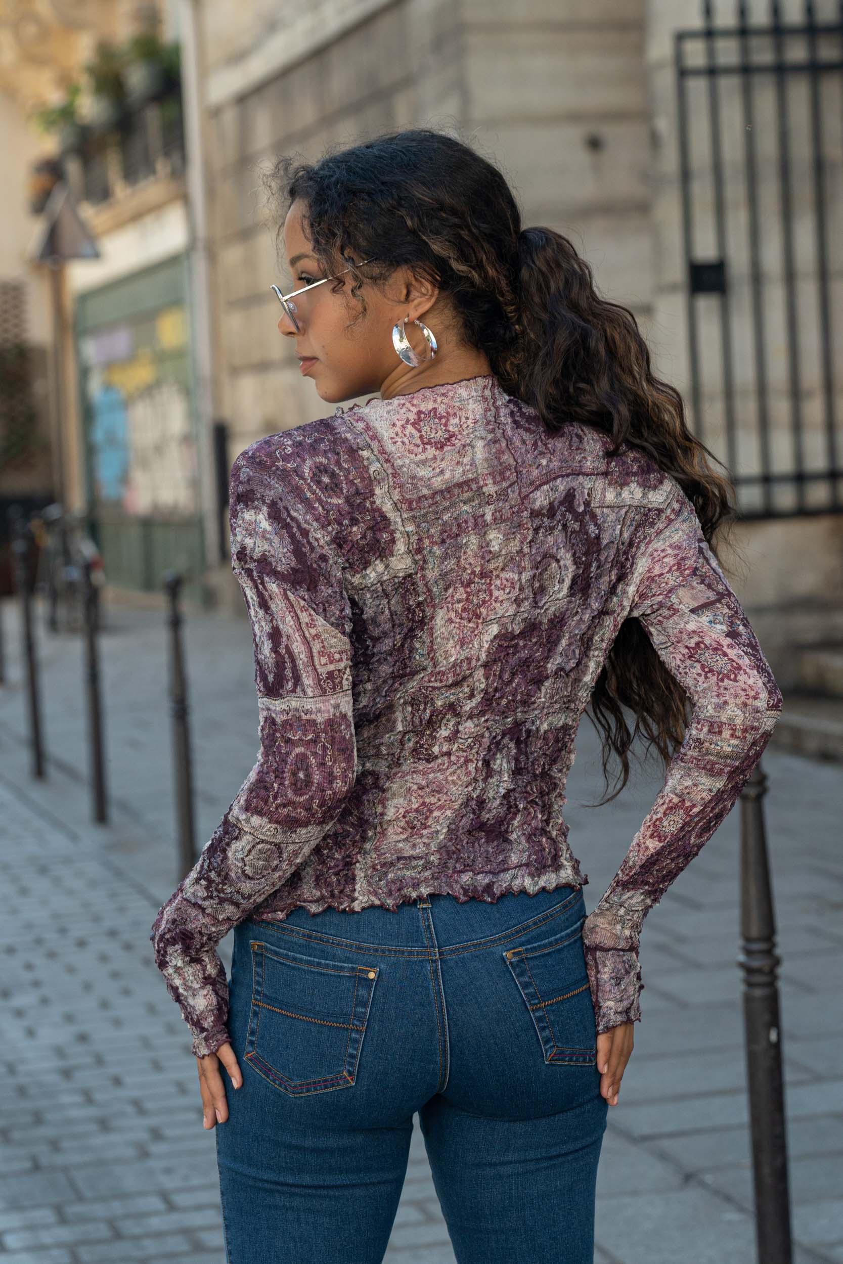 Mila, le top froissé col montant manches longues – Image 35