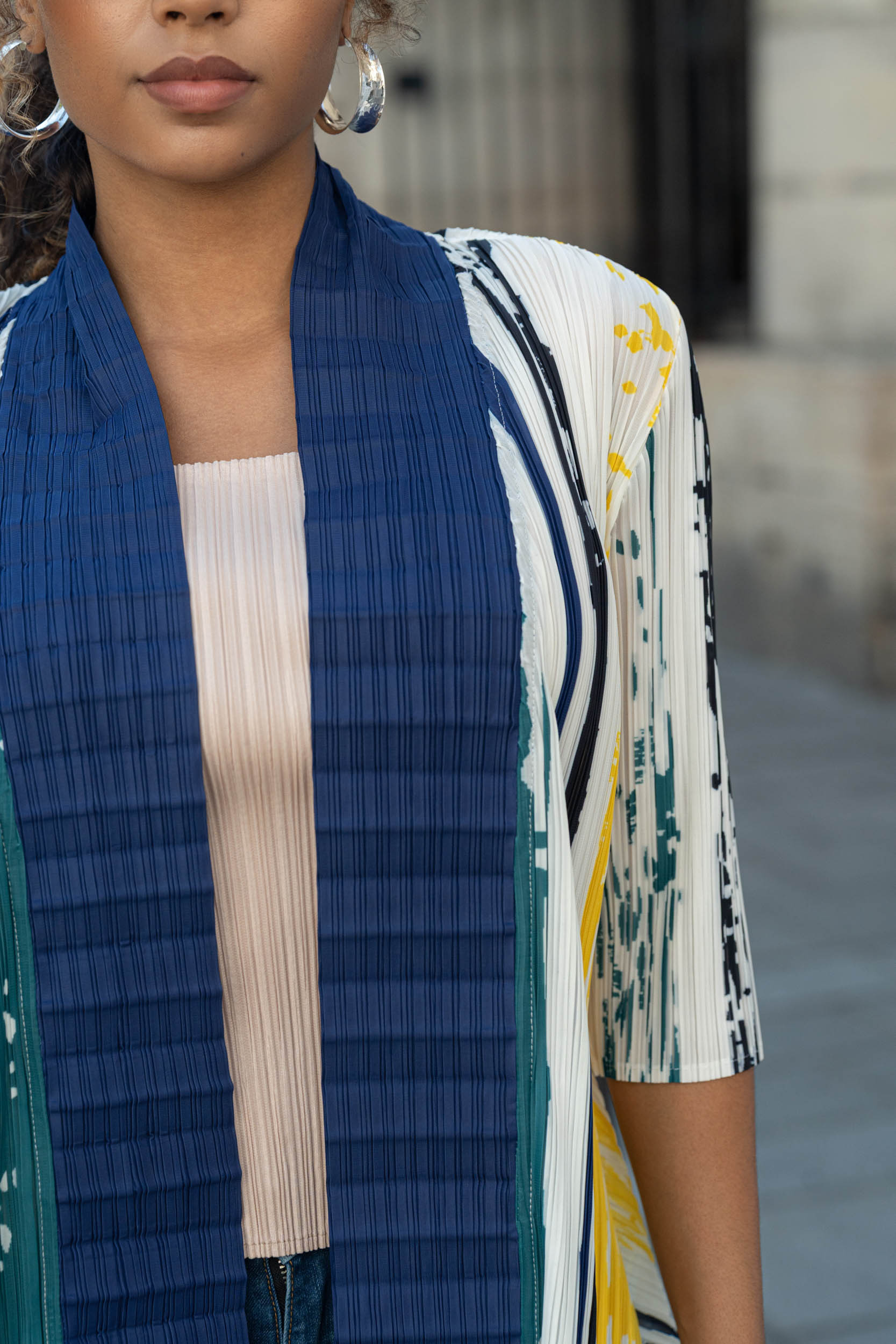 Ivanna, la veste kimono plissée à pans asymétriques imprimée – Image 17