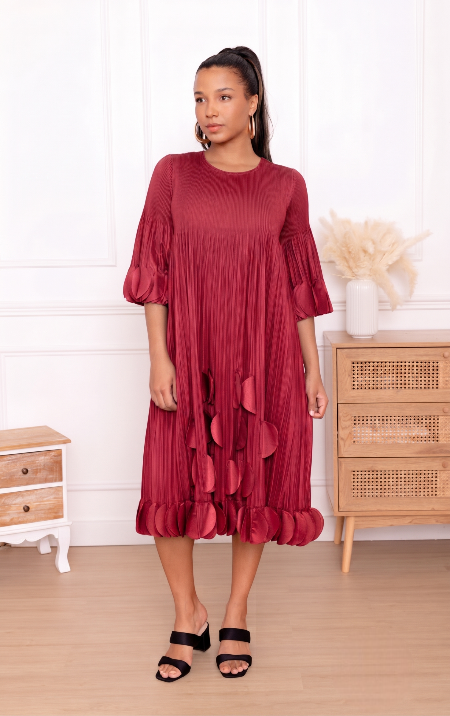 Olivia, la robe midi droite à pastilles et manches volantées – Image 12