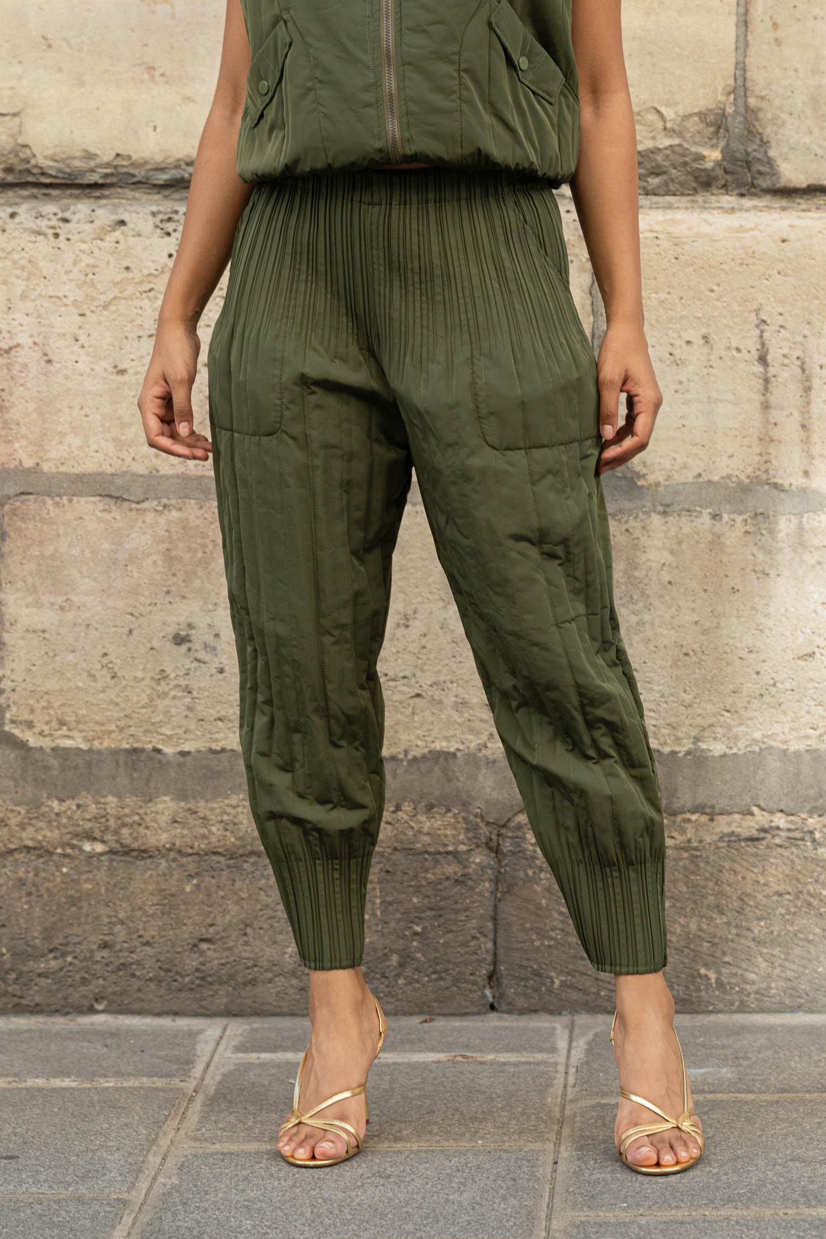 Nova, le pantalon fuselé taille haute à poches
