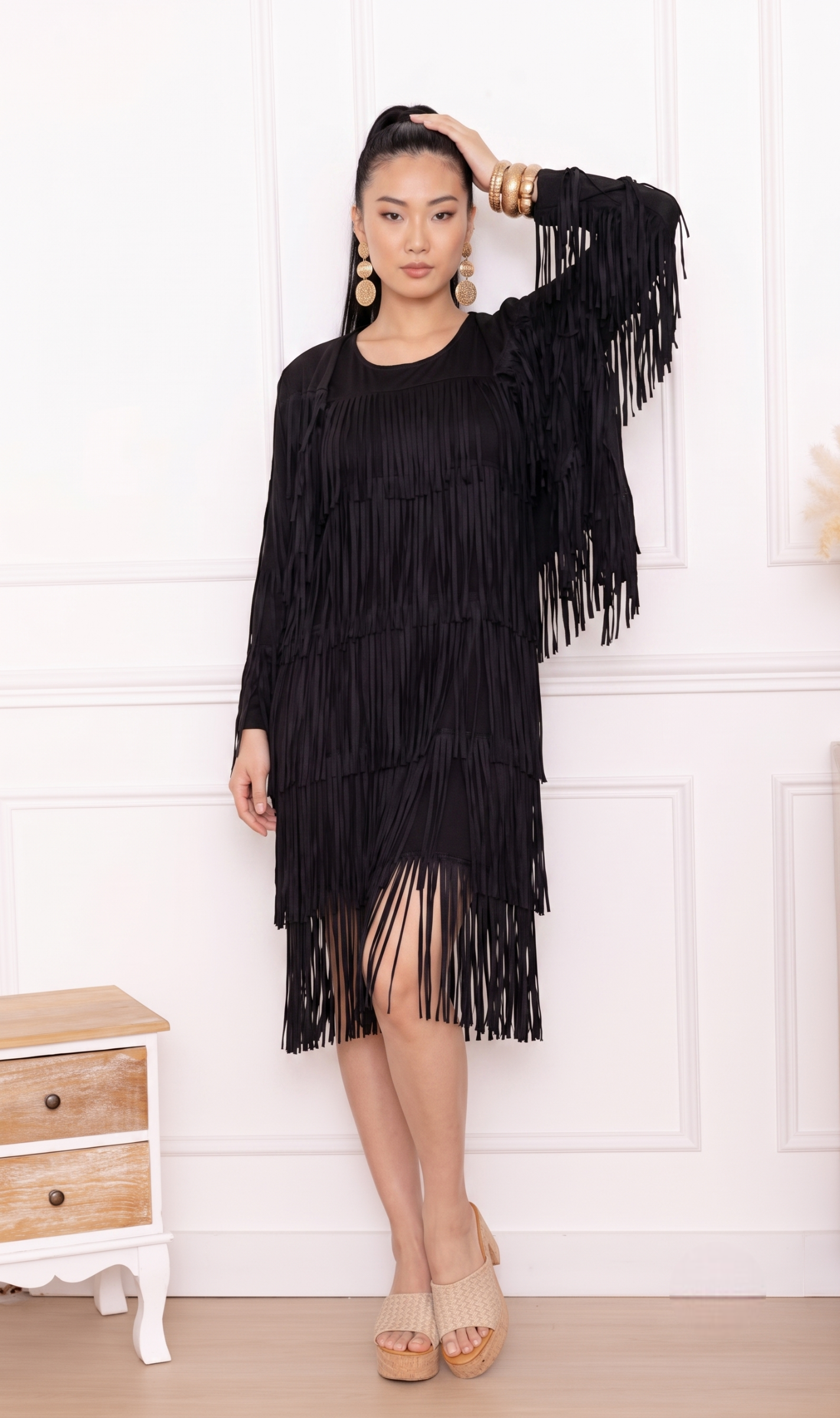 Wanda, l'ensemble robe et cape à franges superposées – Image 16